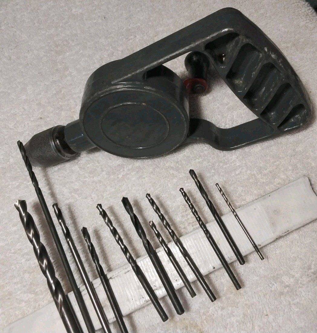 Vintage Dunlap Pistol Grip Hand Crank Drill Tool & ASSORTED DRILL BIT SET