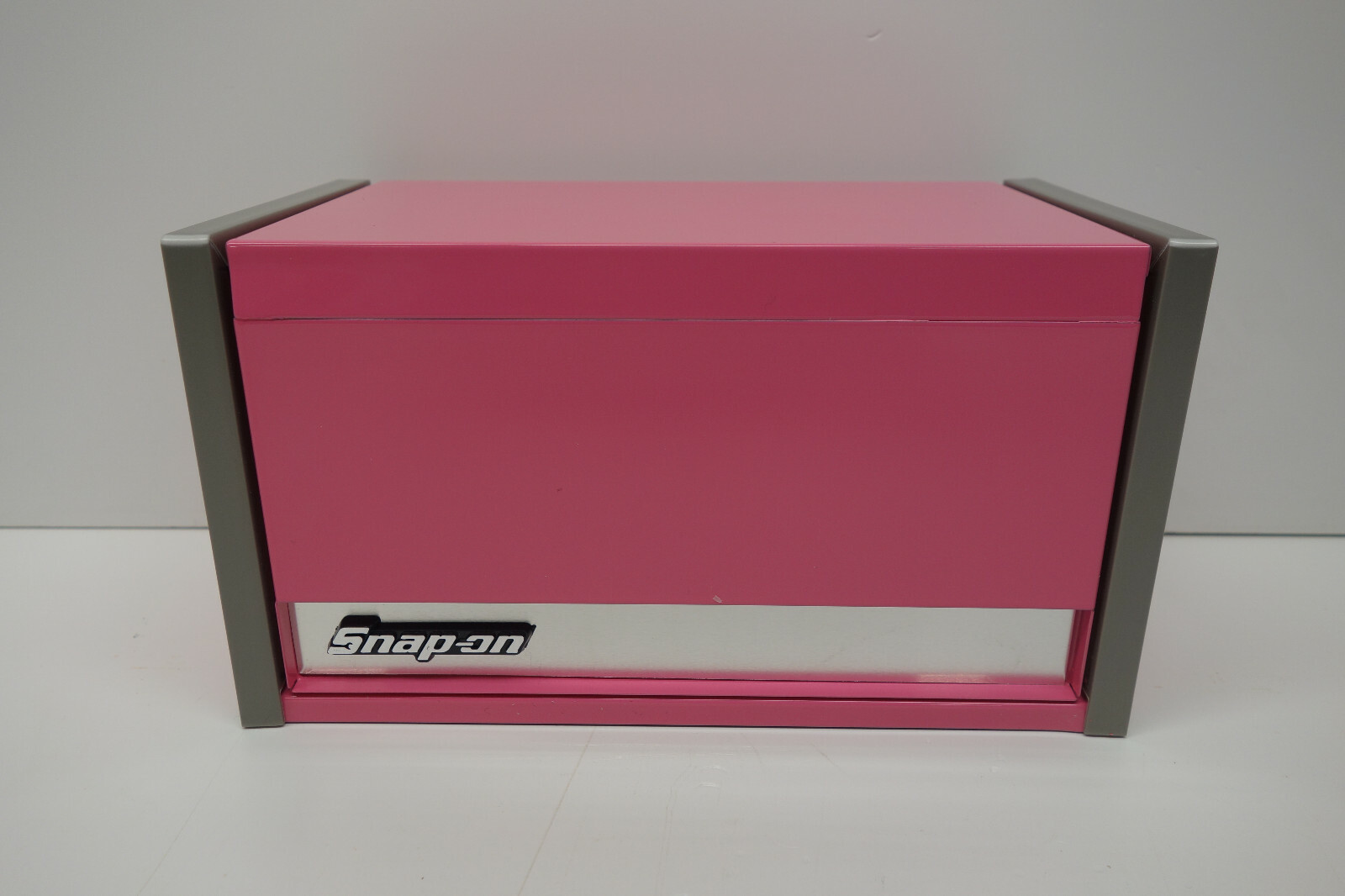 Snap-On – Micro Roll Cab BOTTOM & TOP chest “SET” Mini Tool Box Pink. Brand NEW