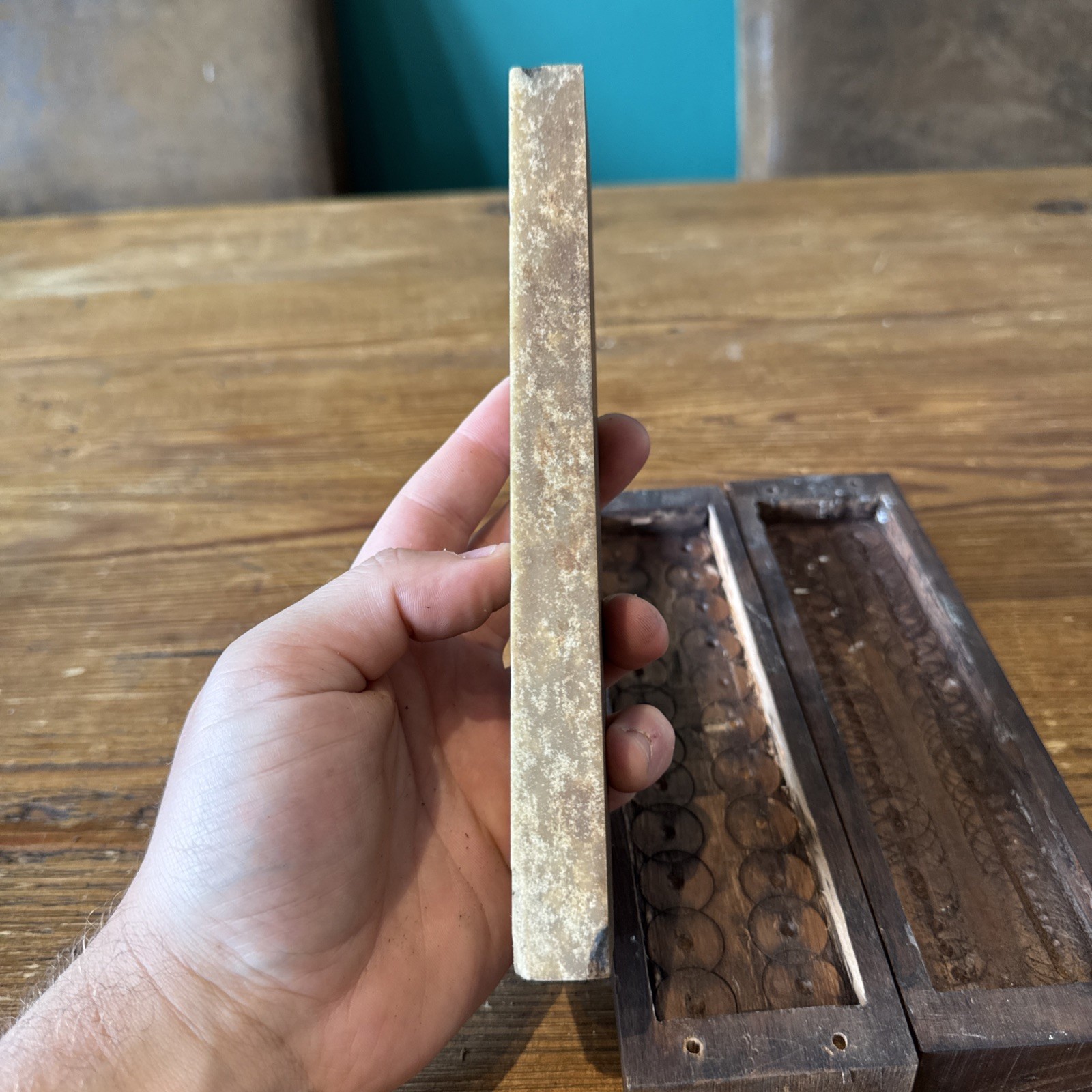 Vintage large Natural boxed Washita Oilstone / Sharpening Stone