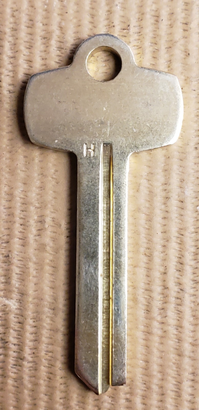 I.C. Core – ” H ” – Key Blank