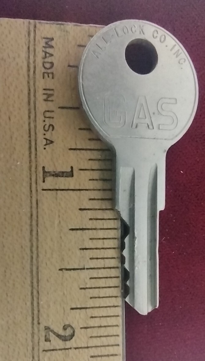 Vintage Key All-Lock Gas ST587 SELMA ALABAMA Civil Rights Historical City 1-7/8″