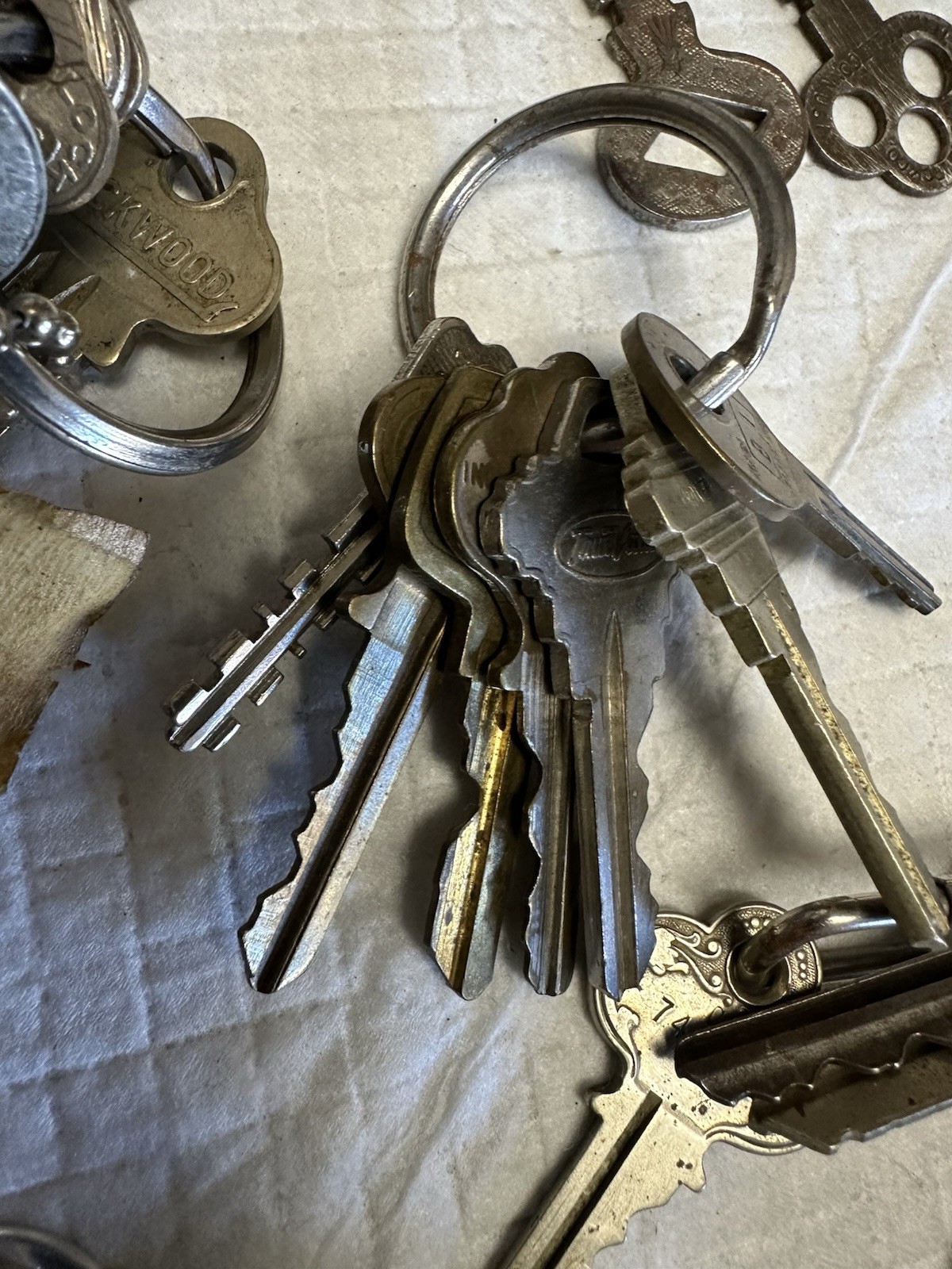 Almost 5 Pounds Old Vintage Keys Padlocks Fobs – Various Types