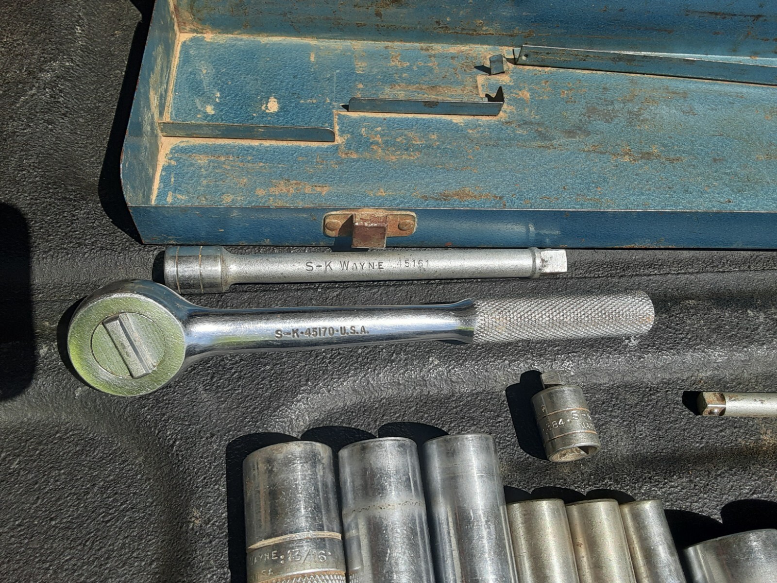 Vintage S-K Wayne 22 pc Socket Set 1/4 & 3/8 Inch Drive Metal Box ~ made in USA