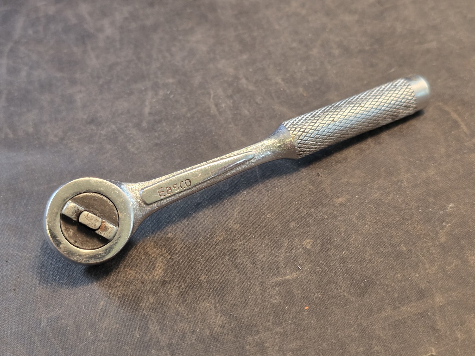 VINTAGE EASCO 1/4″ DRIVE THUMBWHEEL RATCHET 71-1106 USA