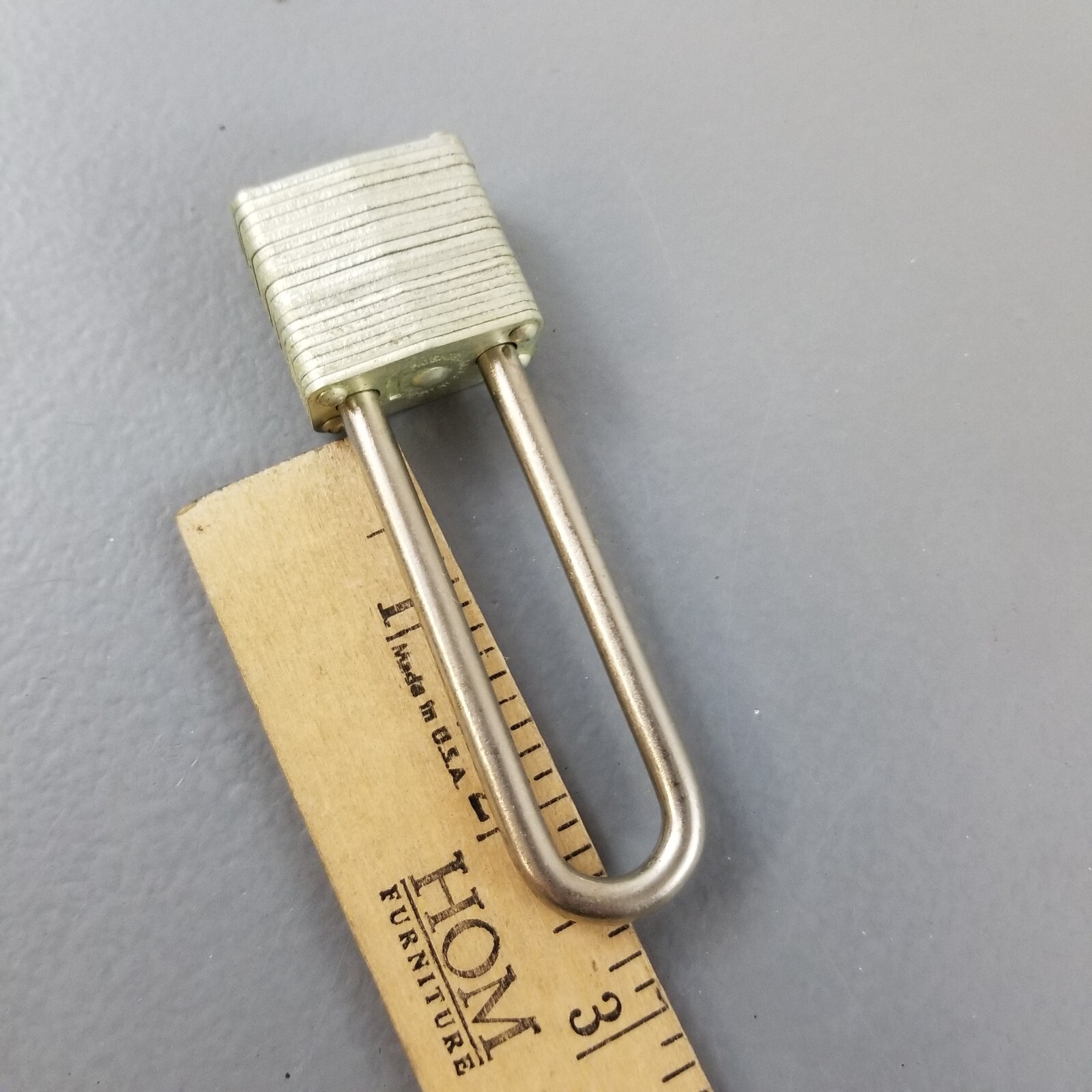 New Master Lock Special Padlock with 2 Keys Extra Long 2 3/4″ Shackle