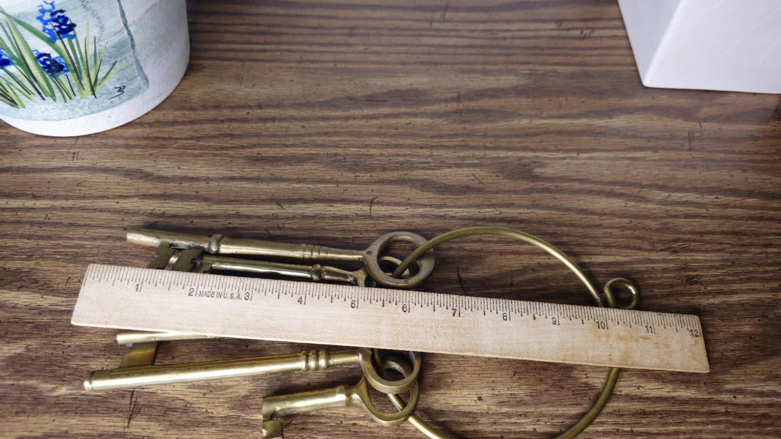 Vintage Solid Brass Skeleton Keys on Ring – Large Castle Jailer Key Decor