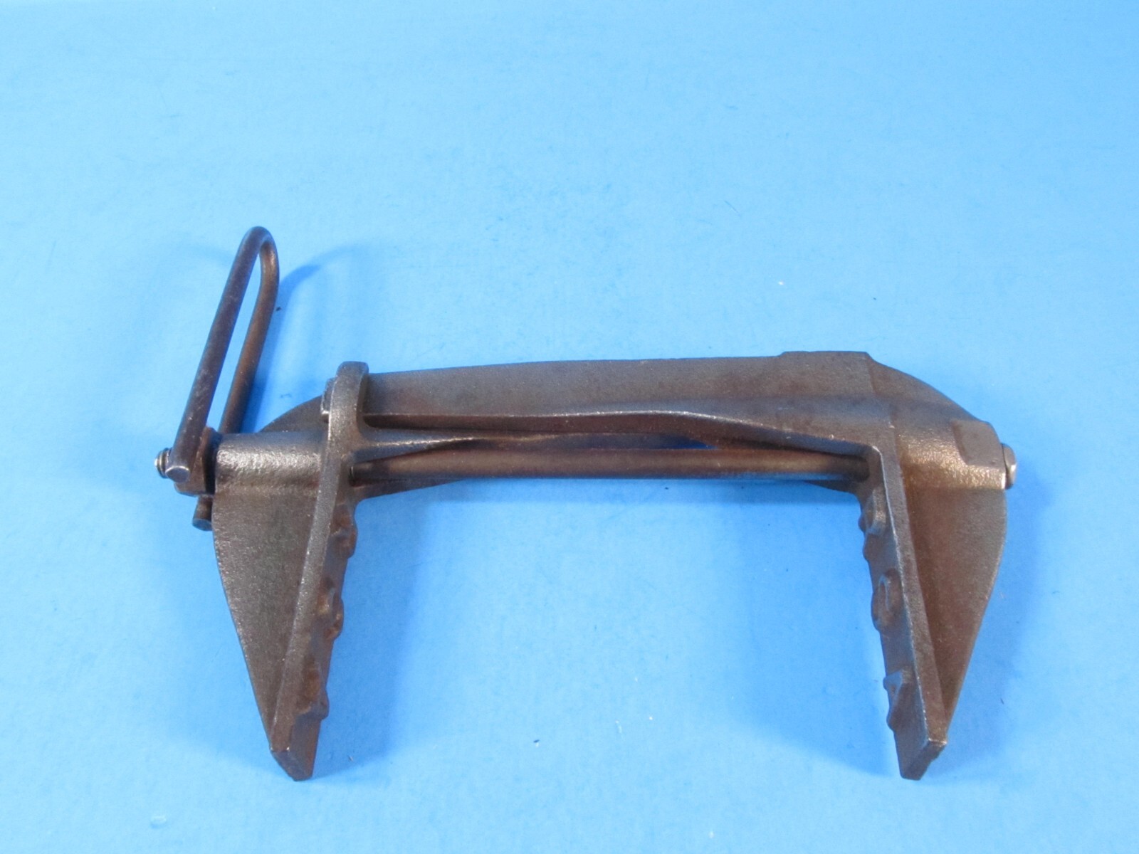 unusual wood lumber marker or clamp imprints “R S A” on both sides