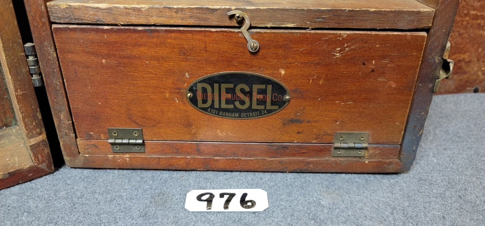 Diesel Gauge Tool Co. Wood Tool Box MT Carry Handles Corner Bumpers 22″ x 7″