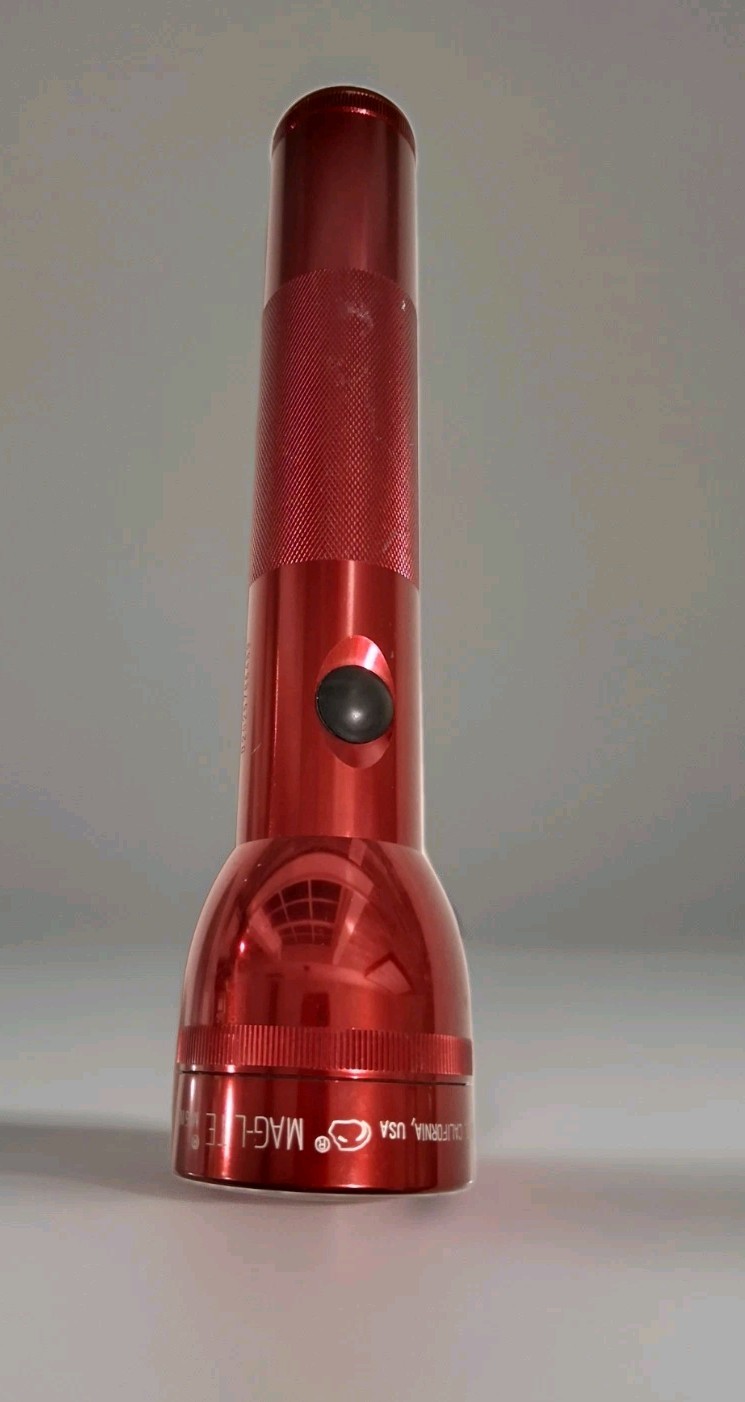 Vintage MAG-LITE 2 “D” cell Red 10″ Flashlight MAGLIGHT Very Good