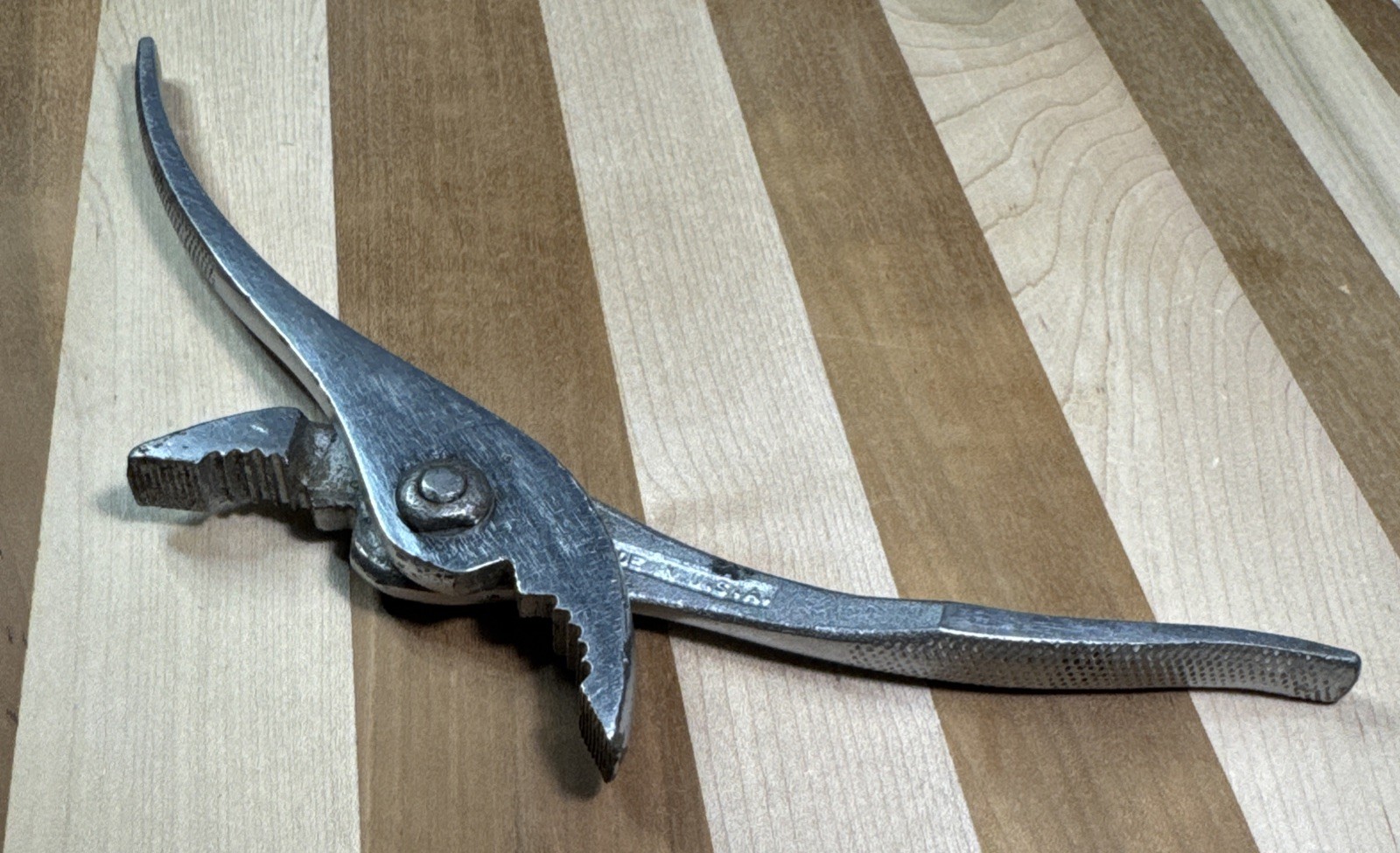 VINTAGE DIAMOND CALK & HORSESHOE CO. K16 MOTOR SPEC. SLIP JOINT PLIERS MN, USA