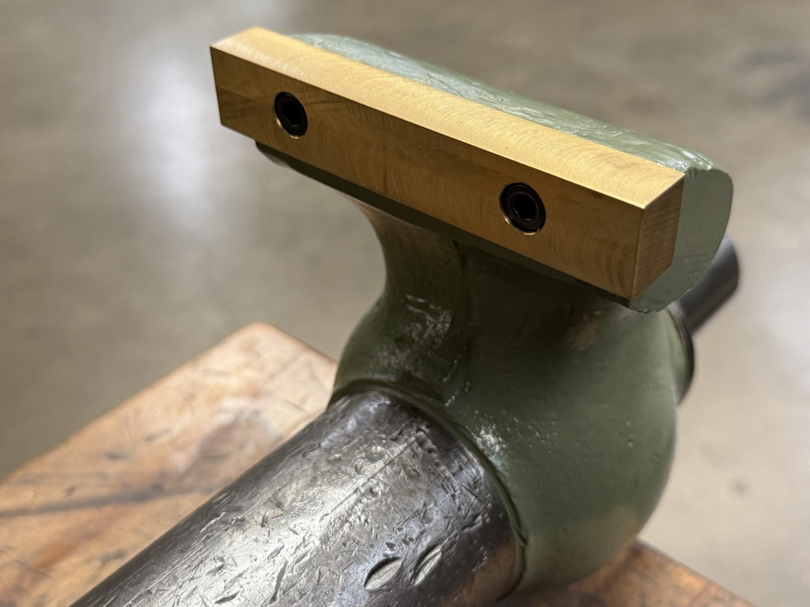 1953 Chicago Wilton 4” Anvil-less Bullet Bench Vise, USA Vintage