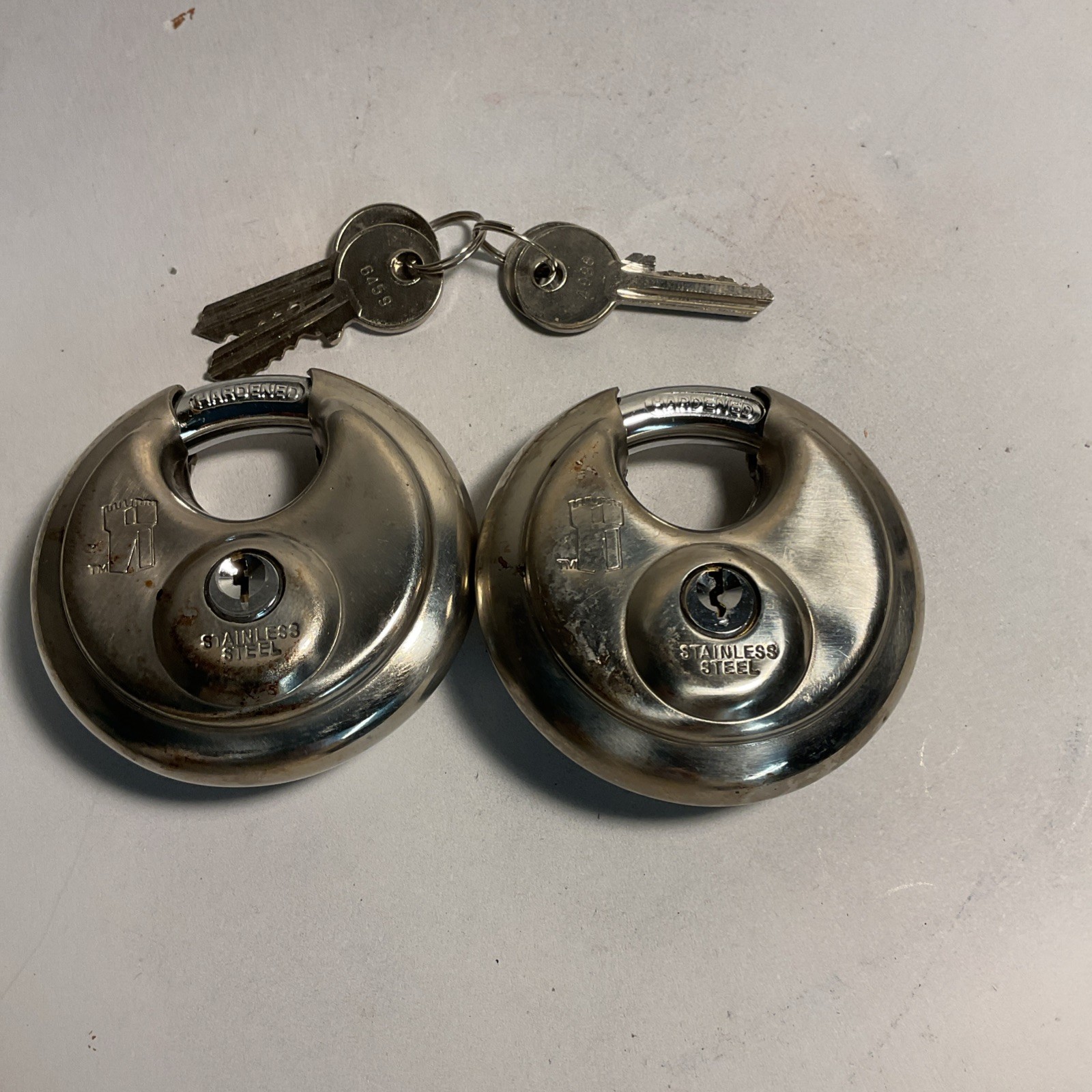 2-Baton Round Disc Space Lock Padlock w/2Keys, Stainless Steel, Hardened Shackle