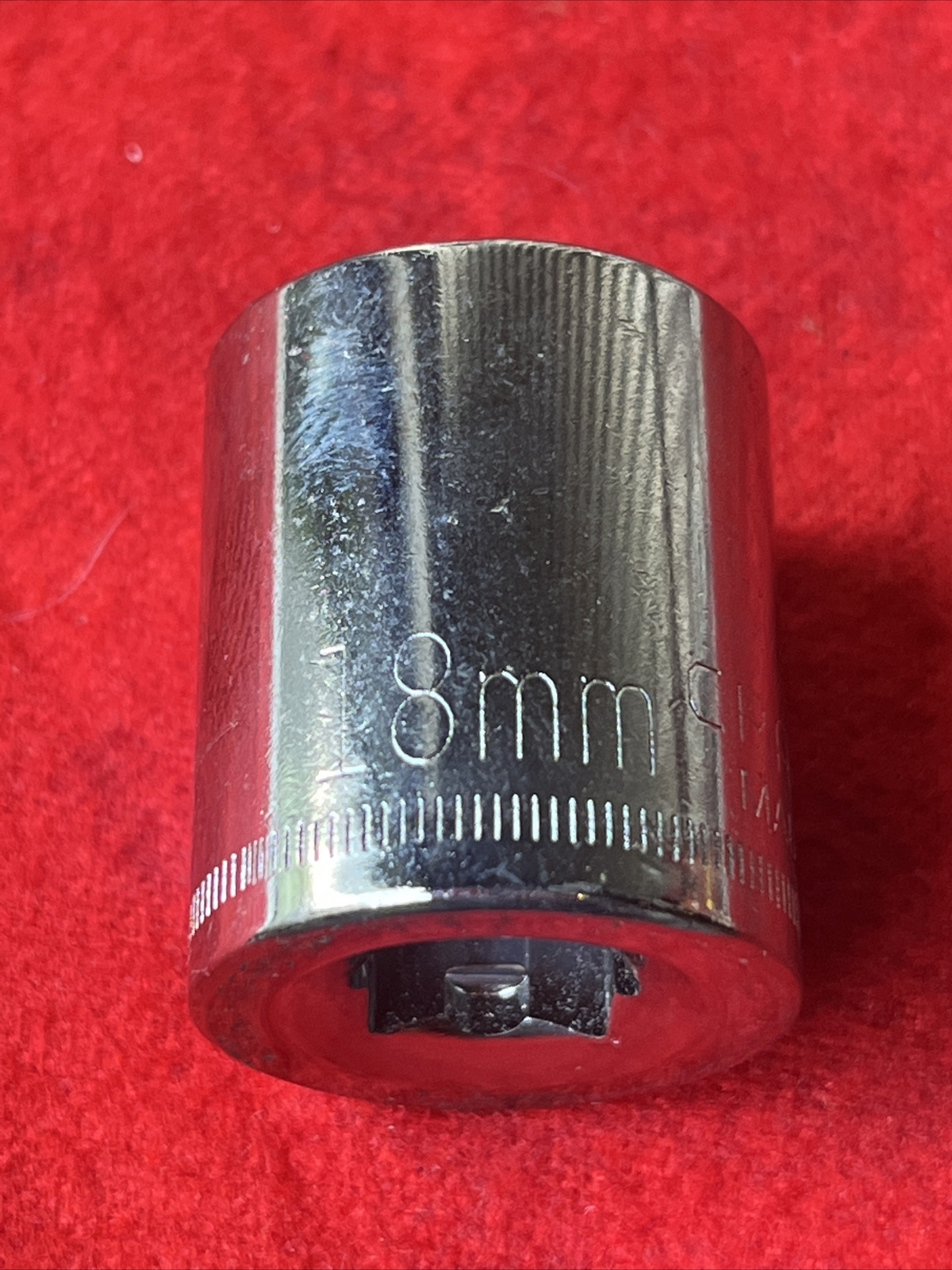 CRAFTSMAN -G2-44312 (reverse) SOCKET, 18mm, 3/8” drive, 12 point – USA (t72)
