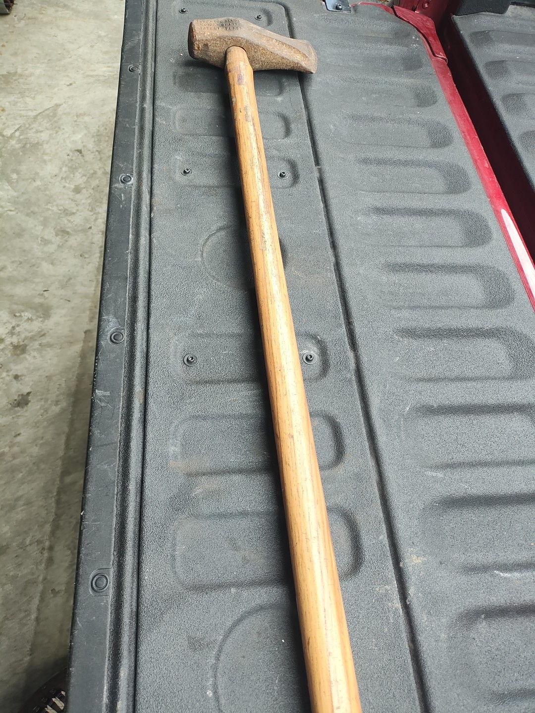 32″ Wooden Splitting Maul – Alloy Steel, Hickory Handle, Wedge Ready
