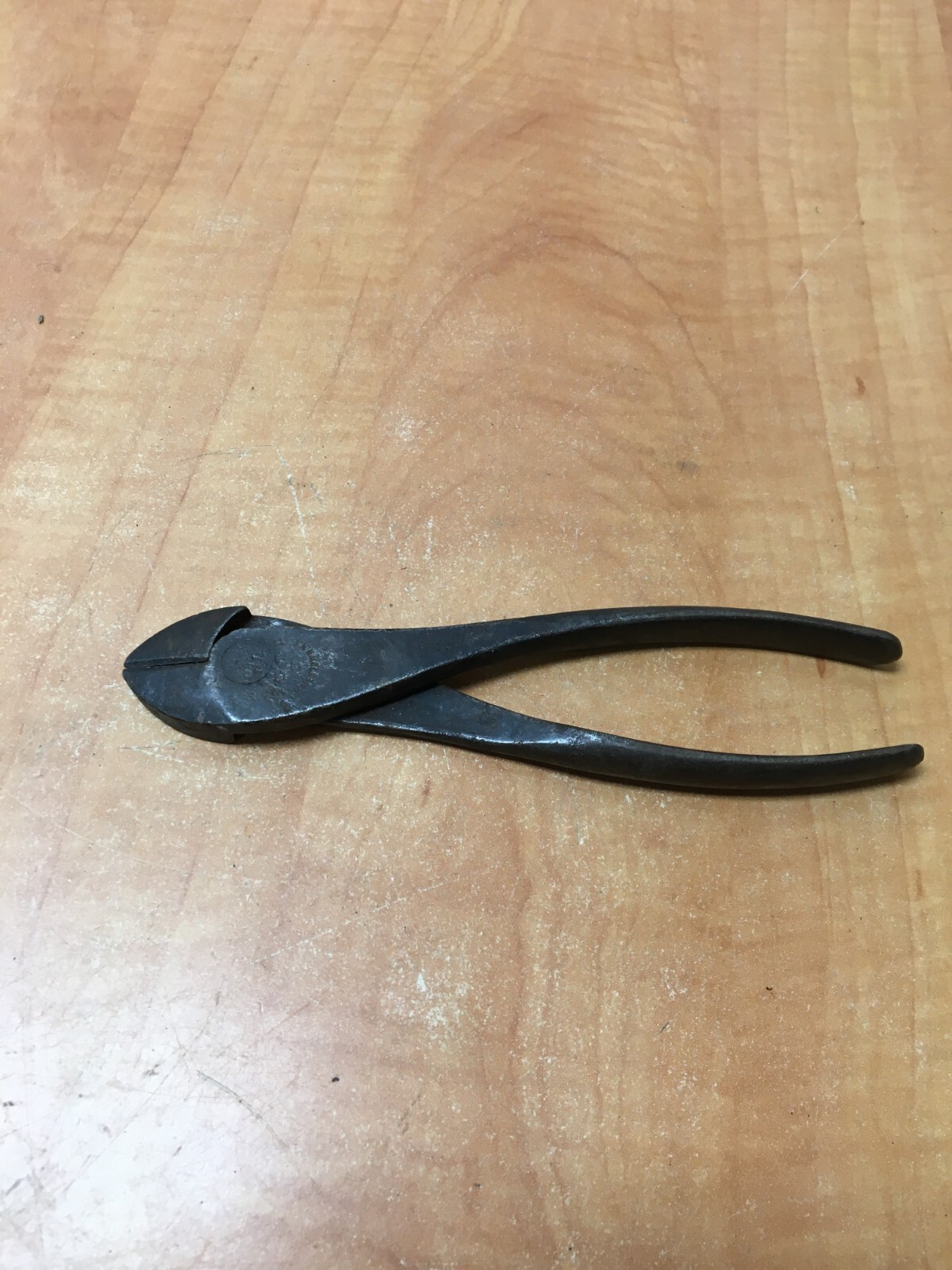 CRESCENT TOOL CO DIAGONAL CUTTERS 542-7 CRESTOLOY CUTTERS JAMESTOWN, NY 7″ long
