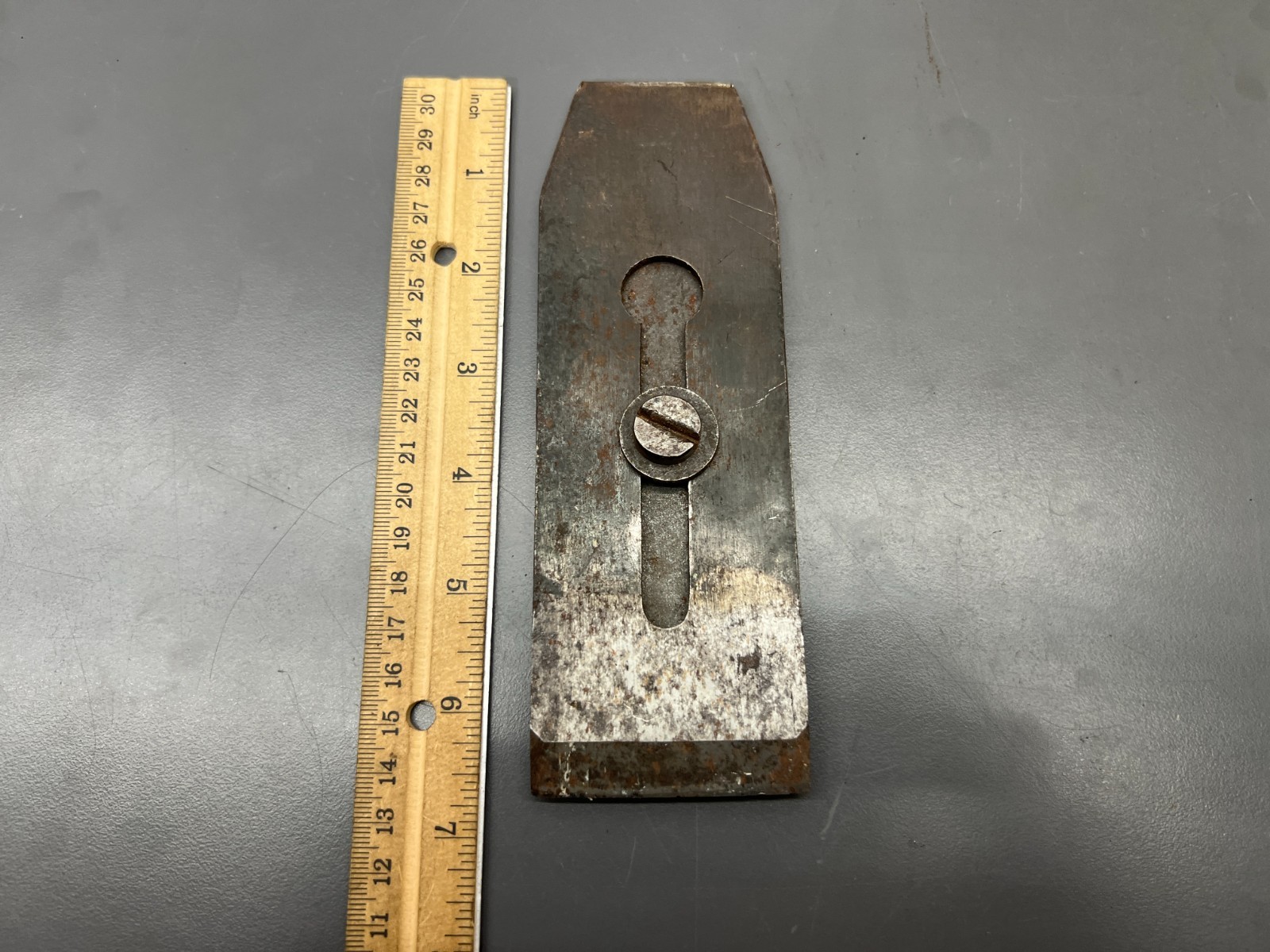 ANTIQUE BALDWIN TOOL BUTCHERS CAST STEEL PLANE IRON & CHIP BREAKER 2.5″ – USA