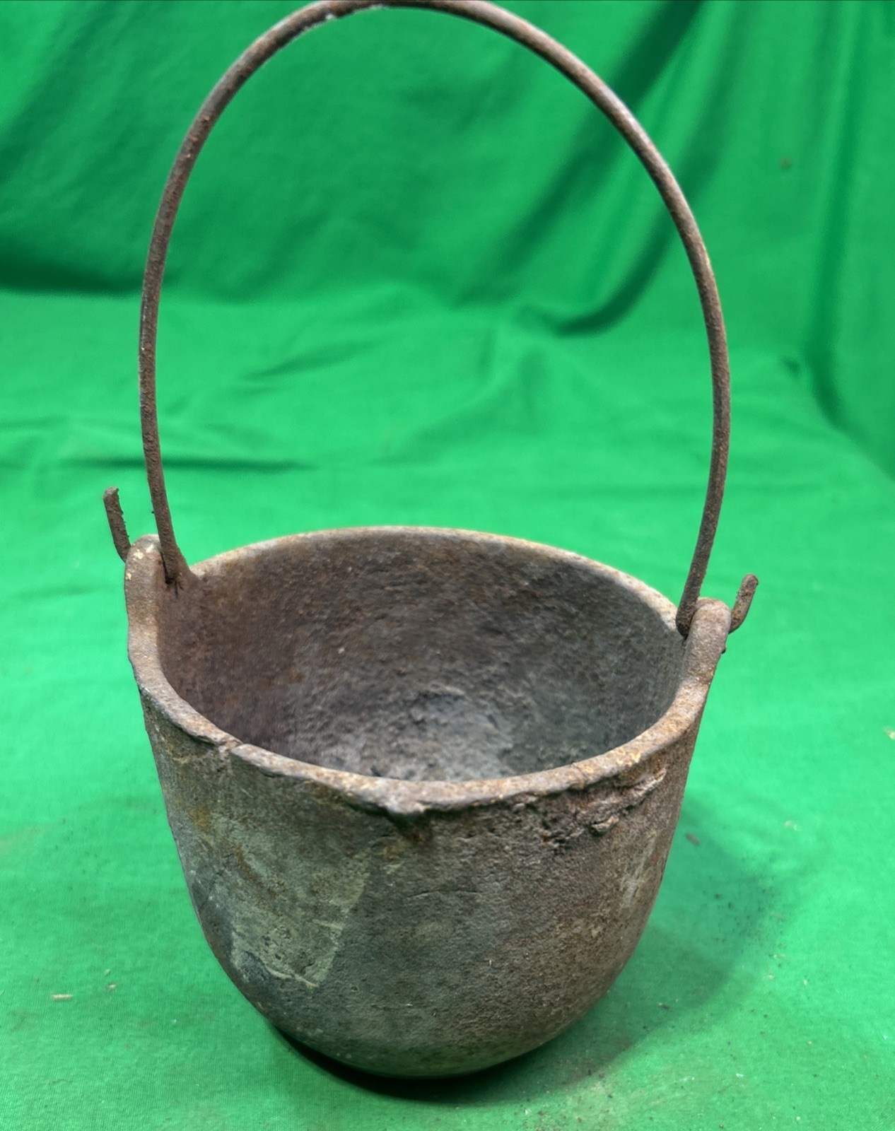 Antique Cast Iron Smelting Pot for Melting Lead Zinc Aluminum , Bail Handle