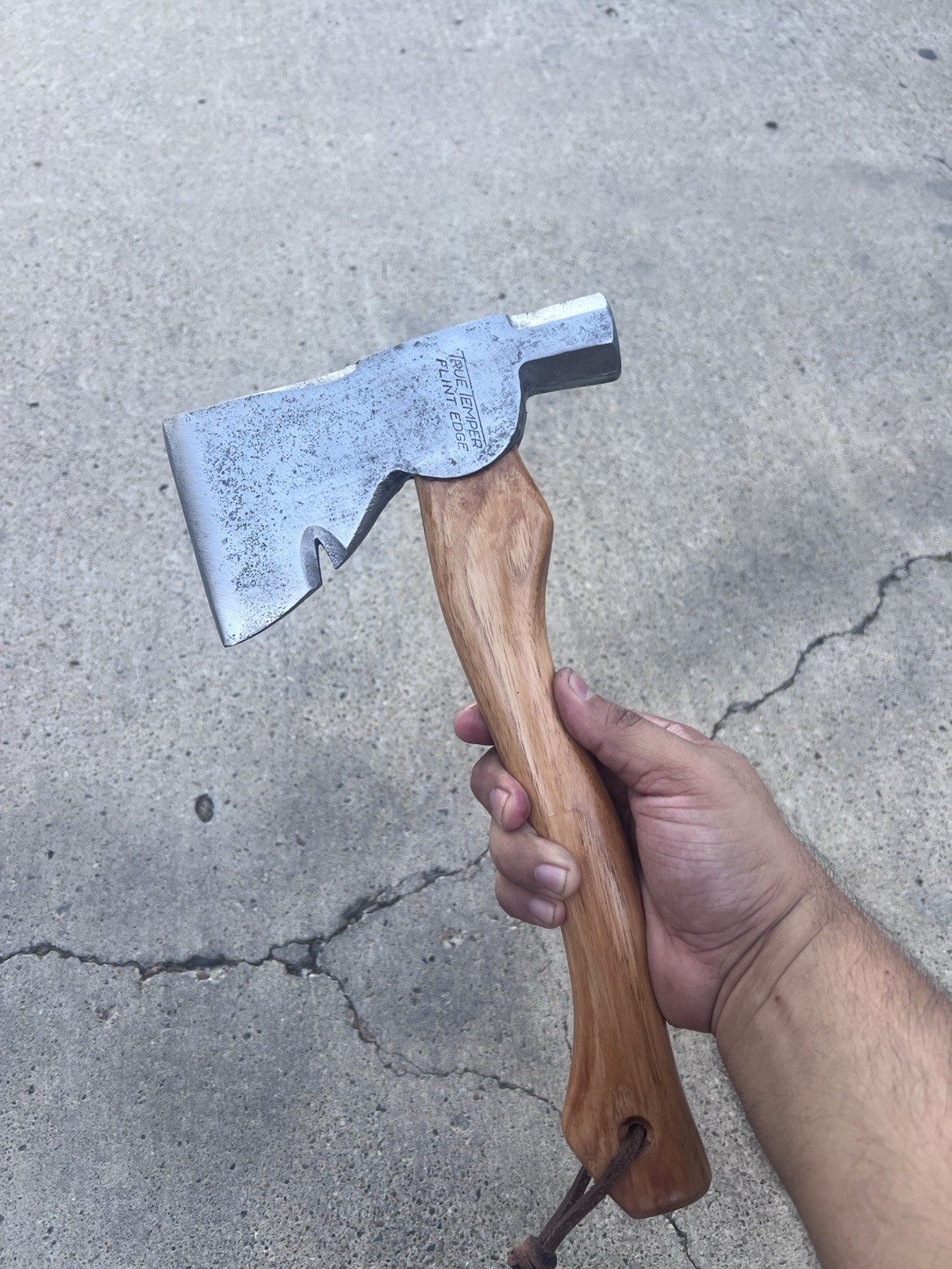 Bad-Axe Gentlemen’s Axe: True Temper Flint Edge Carpenter Axe w/ 12.5in Hickory