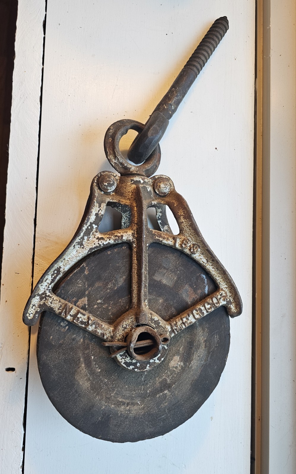 Antique Primitive NEY MFG CO 168 Pulley Steel Frame 6″ Wood Wheel w/Hardware EUC