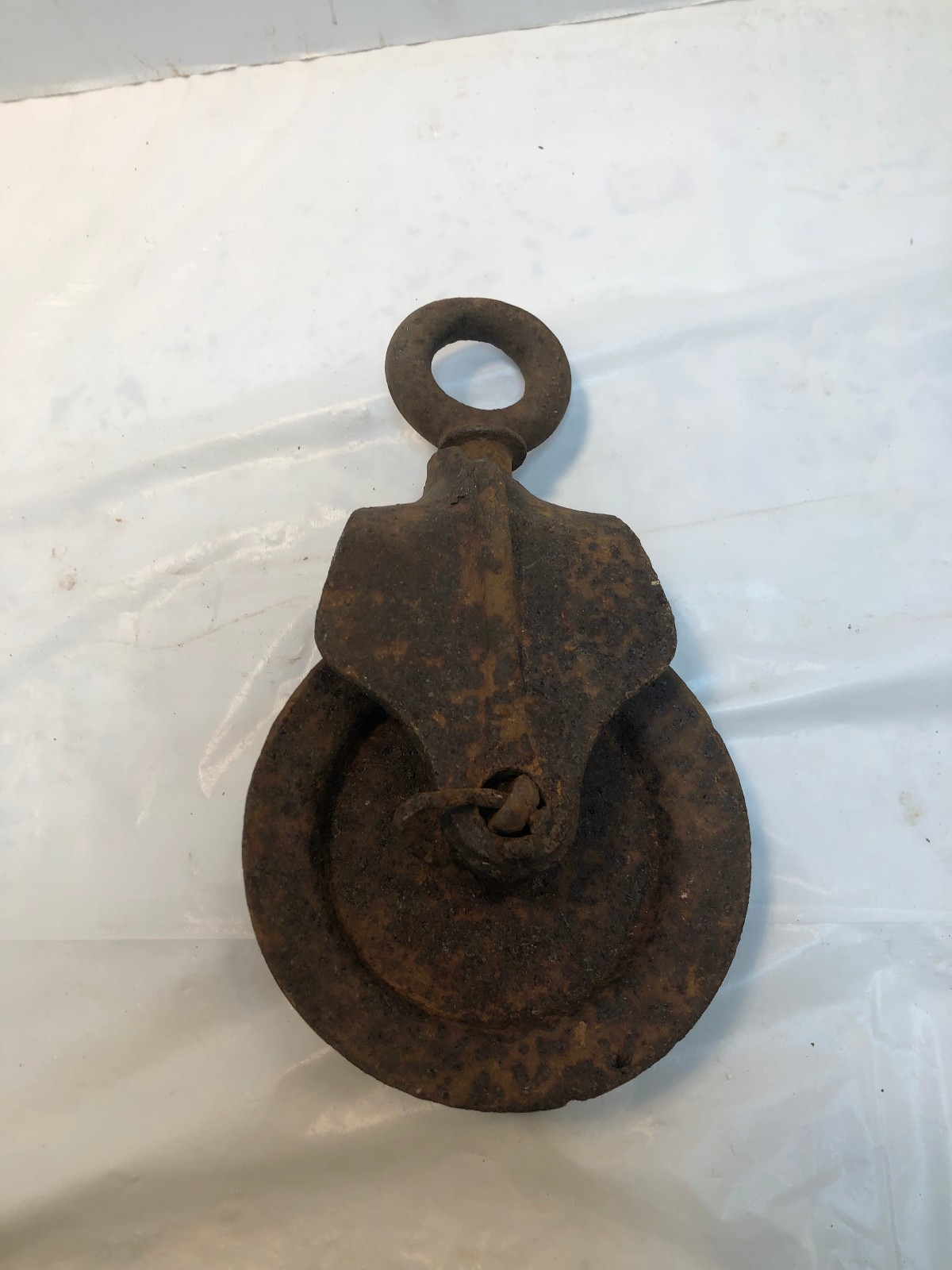 Vintage Cast Iron Metal Single Pulley Block Tackle Hook Primitive Decor Only