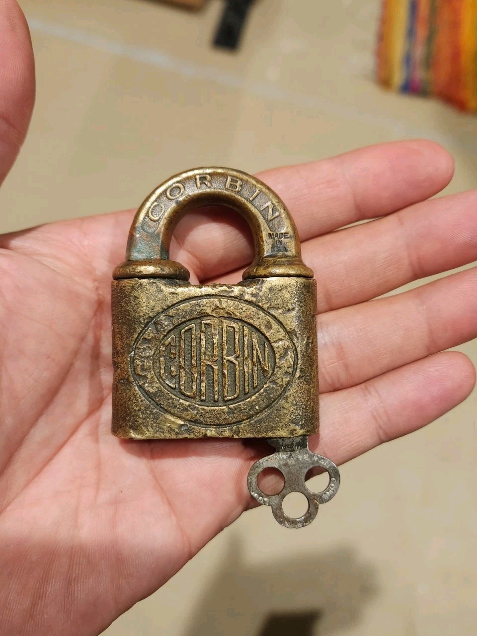 LOCK PRIMITIVE RARE BRASS CORBIN NEW BRITAIN CONN. USA PADLOCK WITH KEY BV 3678