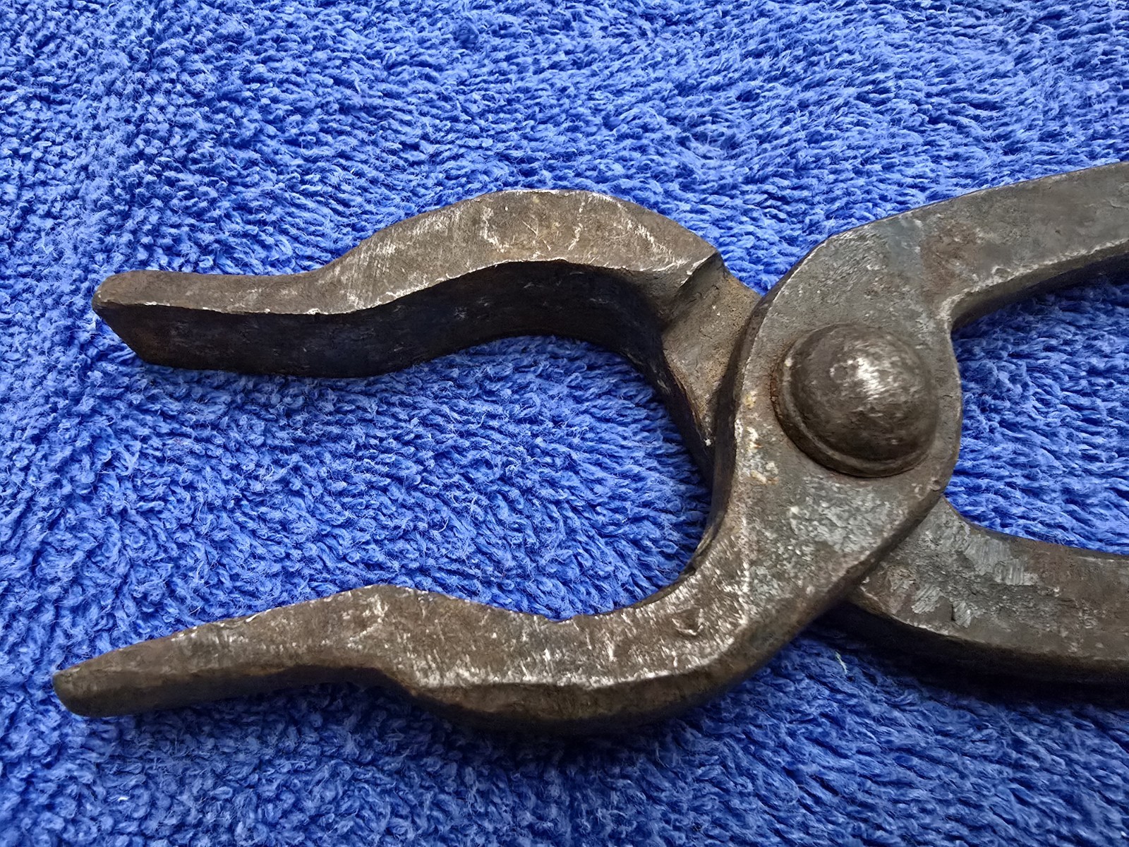 Vintage Rose Iron Works Farrier Pincers Antique Blacksmith Hoof Tool 9″ CLE Ohio