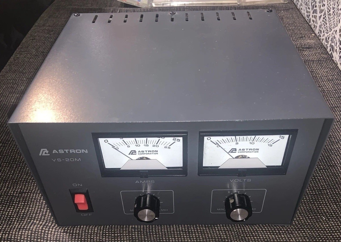 Astron Vs20M Astron – Vs20M 20 Amp Variable Linear Desktop Power Supply
