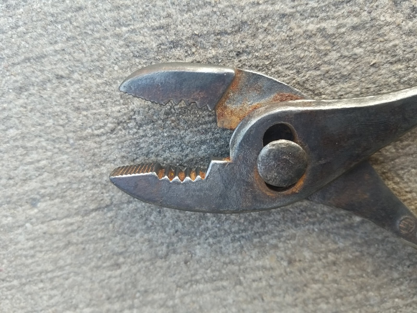 Vintage McKaig Hatch 6” Slip Joint Pliers Circle MH Logo. UNRESTORED