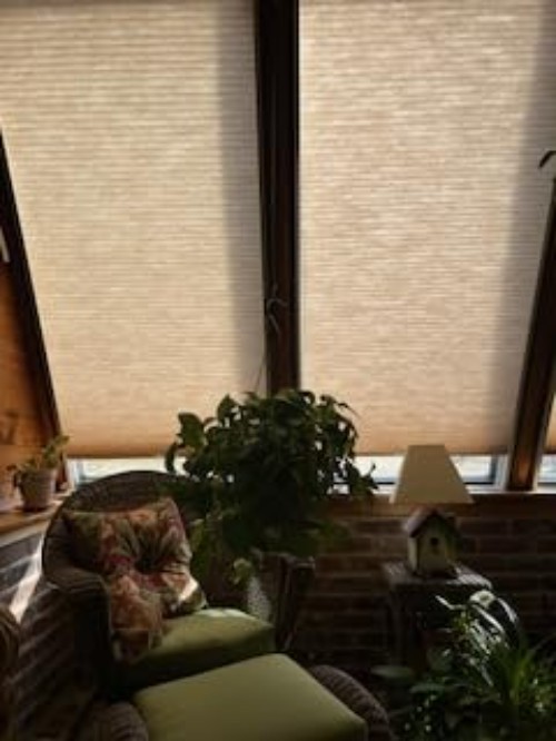 Self-Watering Retractable Plant Hooks – Perfect for Easy Access Garden Baskets