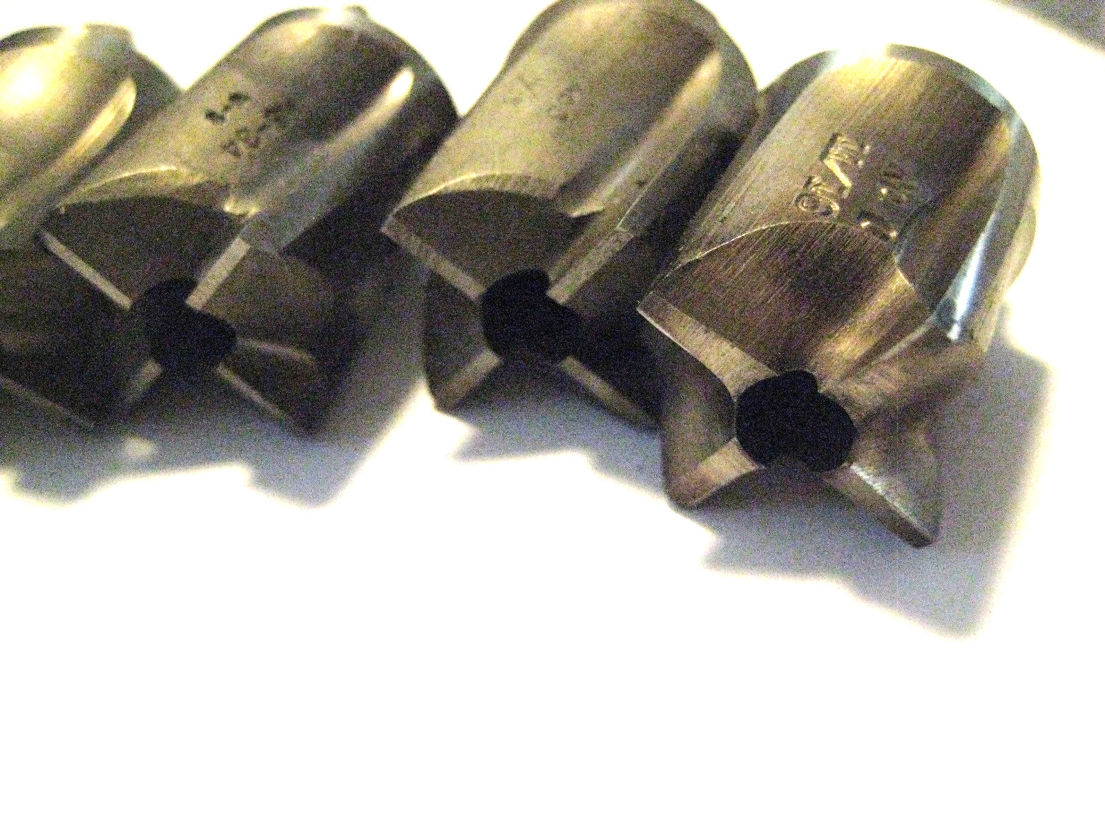 VINTAGE PRATT & WHITNEY TOOL CO. UNUSUAL MACHINIST’S CUTTER HEADS W/ FIXTURE