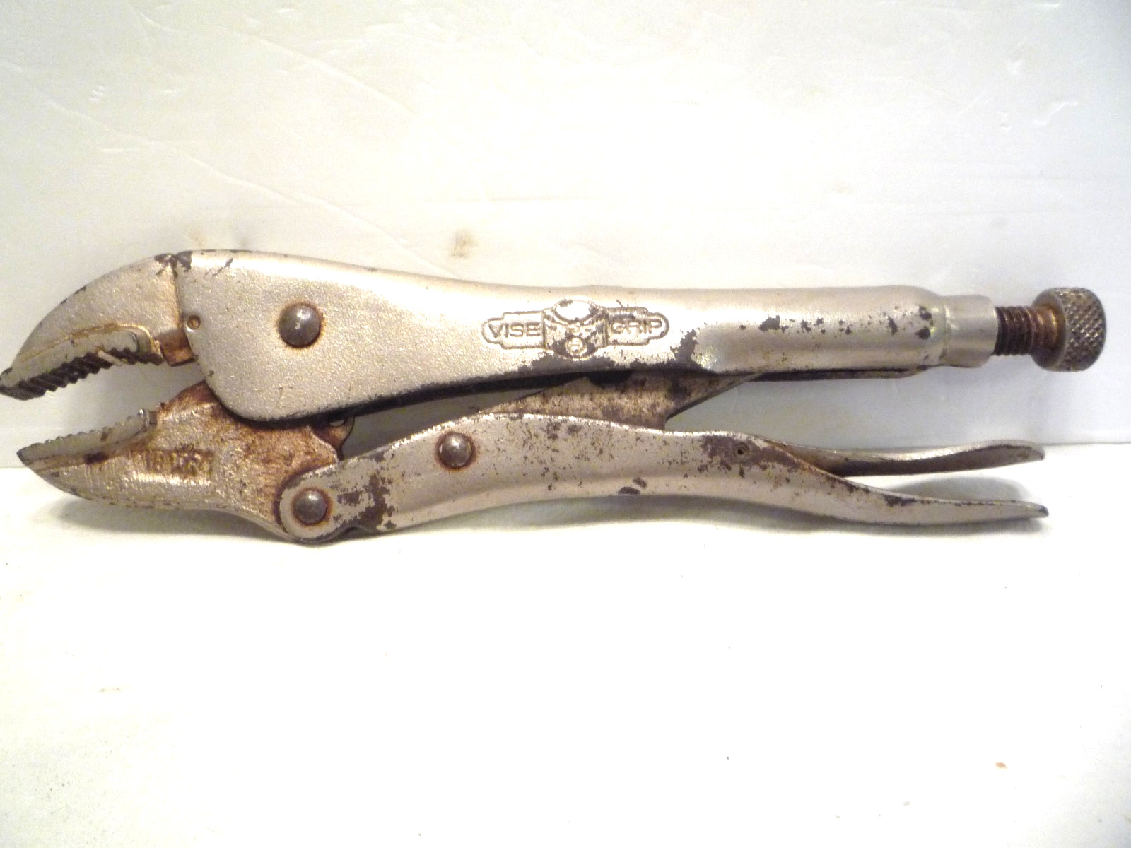 Vintage PETERSEN-DEWITT VISE-GRIP Pliers 10WR Curved Jaws 9″ – work great.