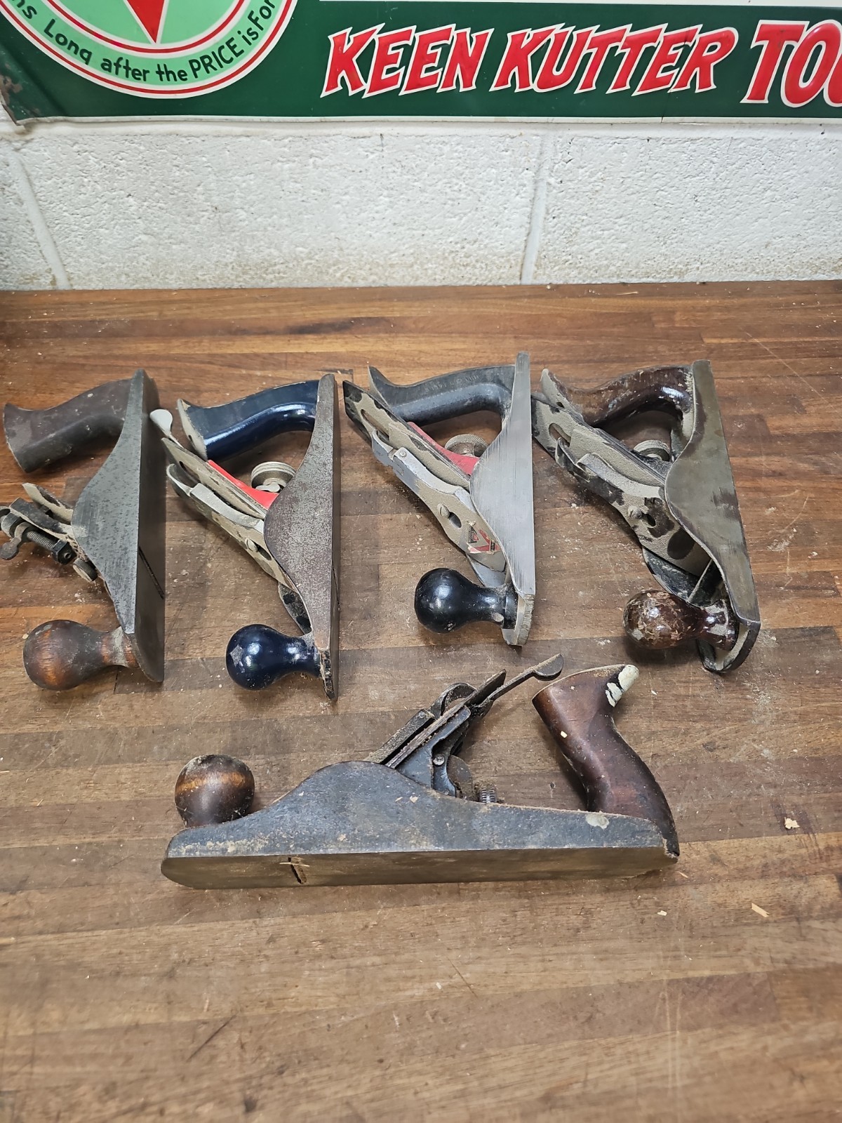 S46- 5 vintage No. 4 size Planes – Stanley Millers Falls Etc