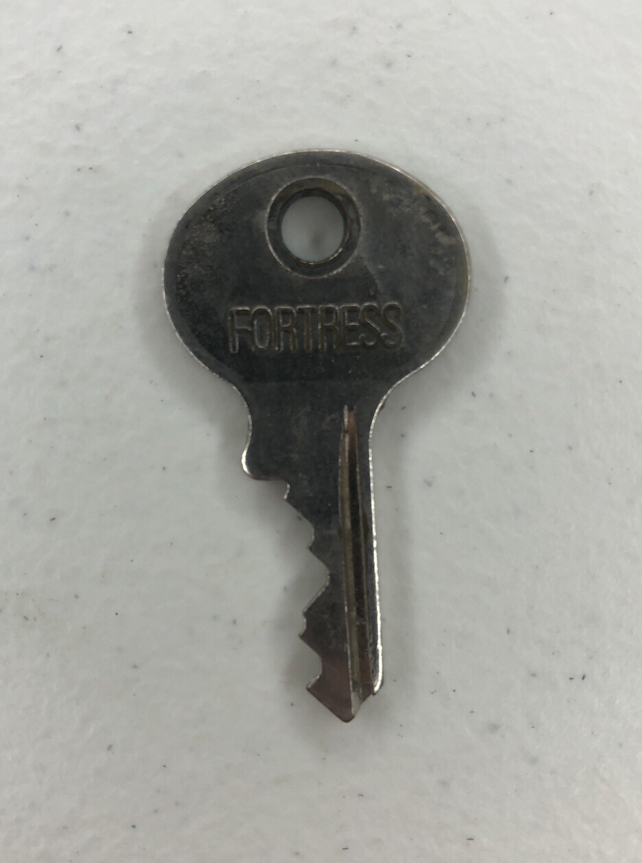Lot of 6 Assorted Keys: Slaymaker, Fortress, Whale, John Deere, The Club – Used