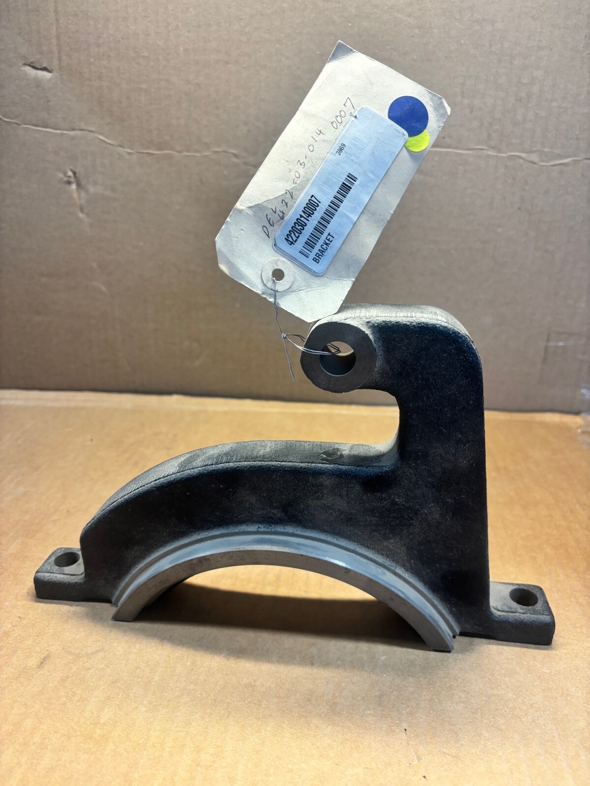 Delta Part #422-03-014-0007 Bracket – New Old Stock 422030140007