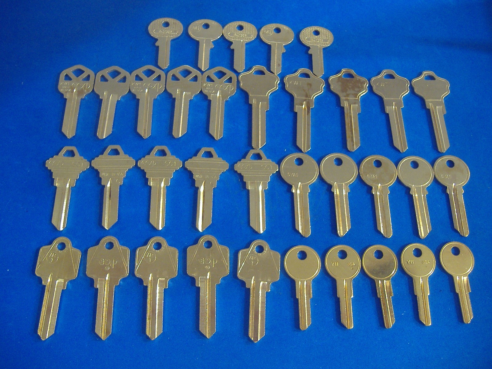 LOT OF 35 MOST POPULAR KEY BLANKS HOME AND OFFICE KWIKSET SCHLAGE ARROW YALE USA