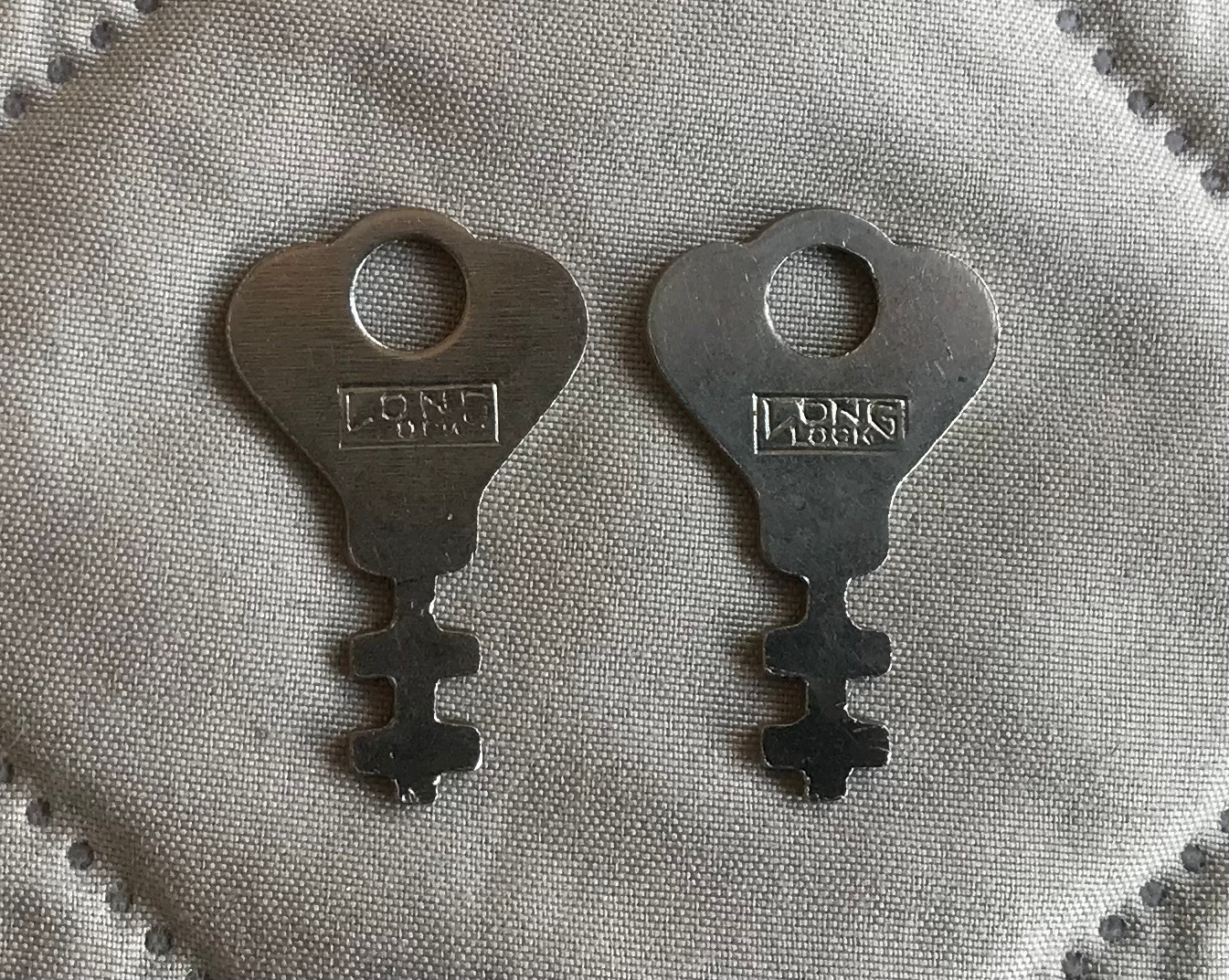 2 Vintage Long Lock Luggage Keys Suitcase