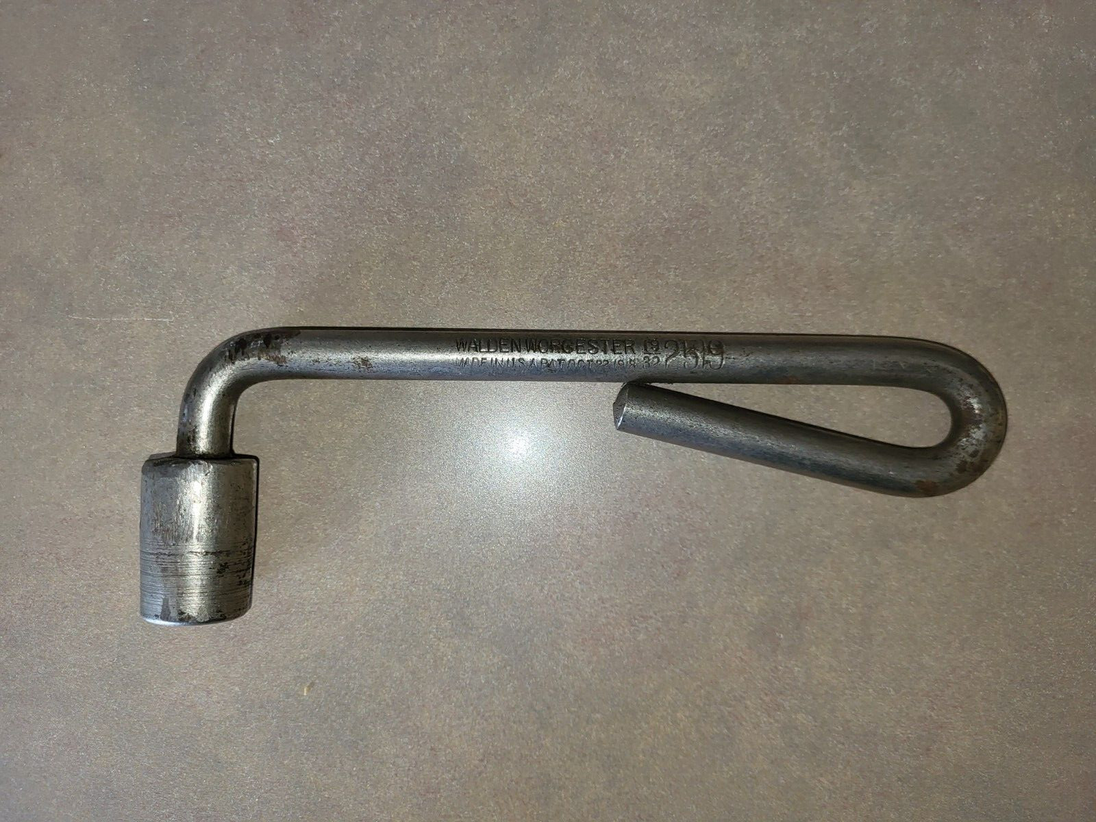 WALDEN WORCESTER #2519 19/32″ Offset Socket Wrench – 1918 Patent – Made in USA