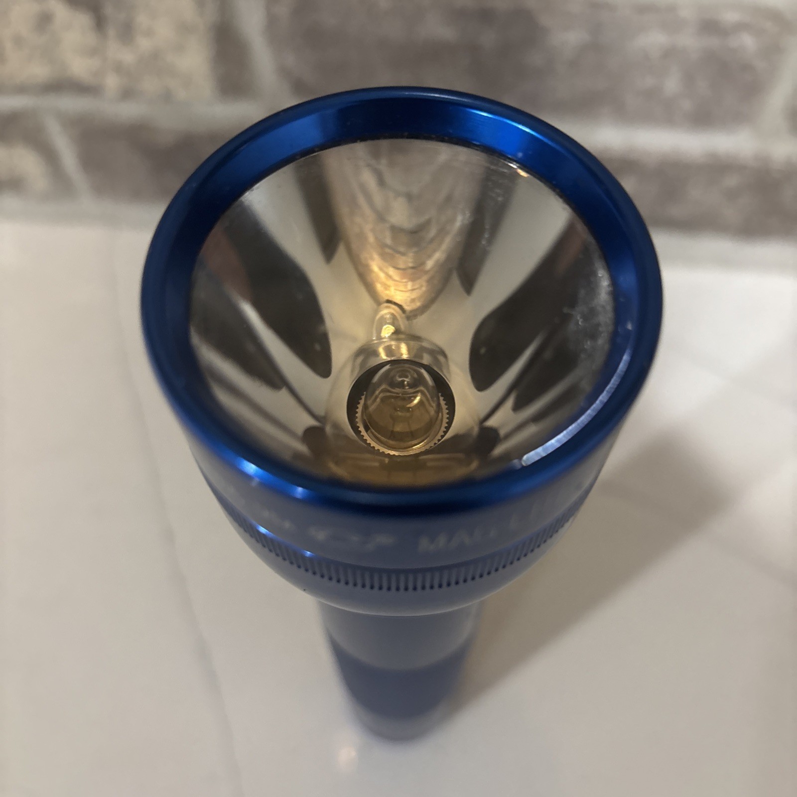 VINTAGE Mag Lite Flashlight Blue Heavy Duty Made USA