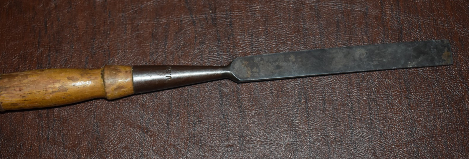 VINTAGE PEXTO 3/4” BEVEL EDGE WOODWORKING SOCKET CHISEL (E)