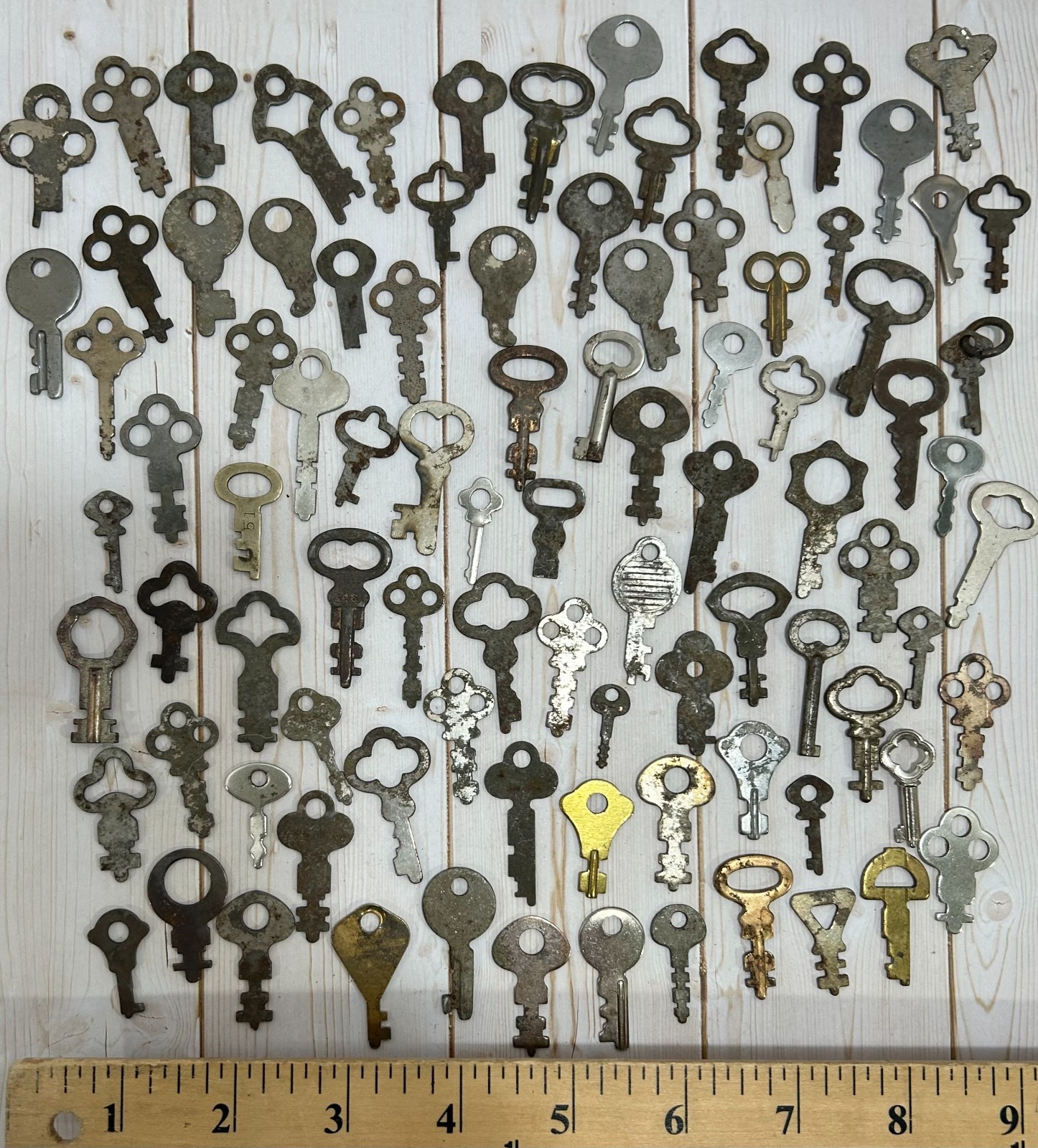 Huge Lot of 90+ Assorted Vintage Small Flat Skeleton Keys