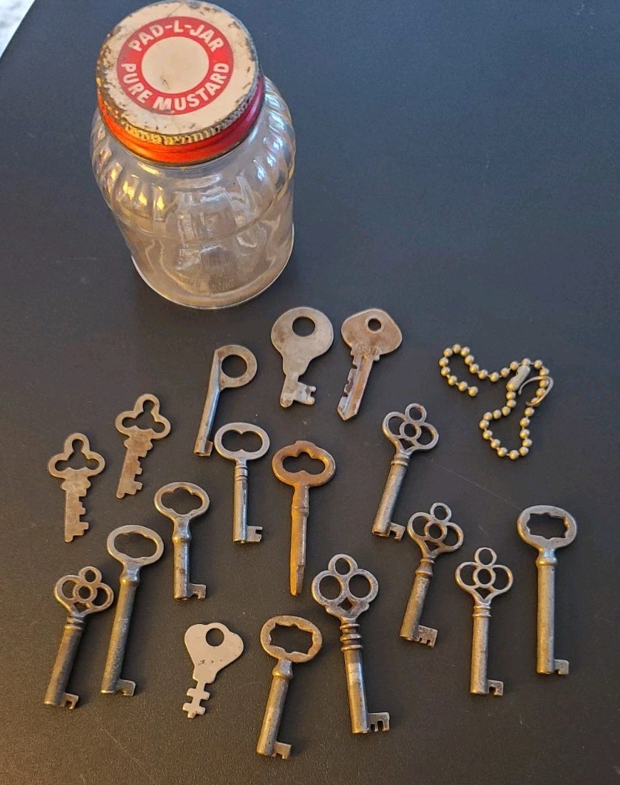 Lot of Antique Keys 17 Furniture Skeleton Cabinet Clock in Vintage Mustard Jar