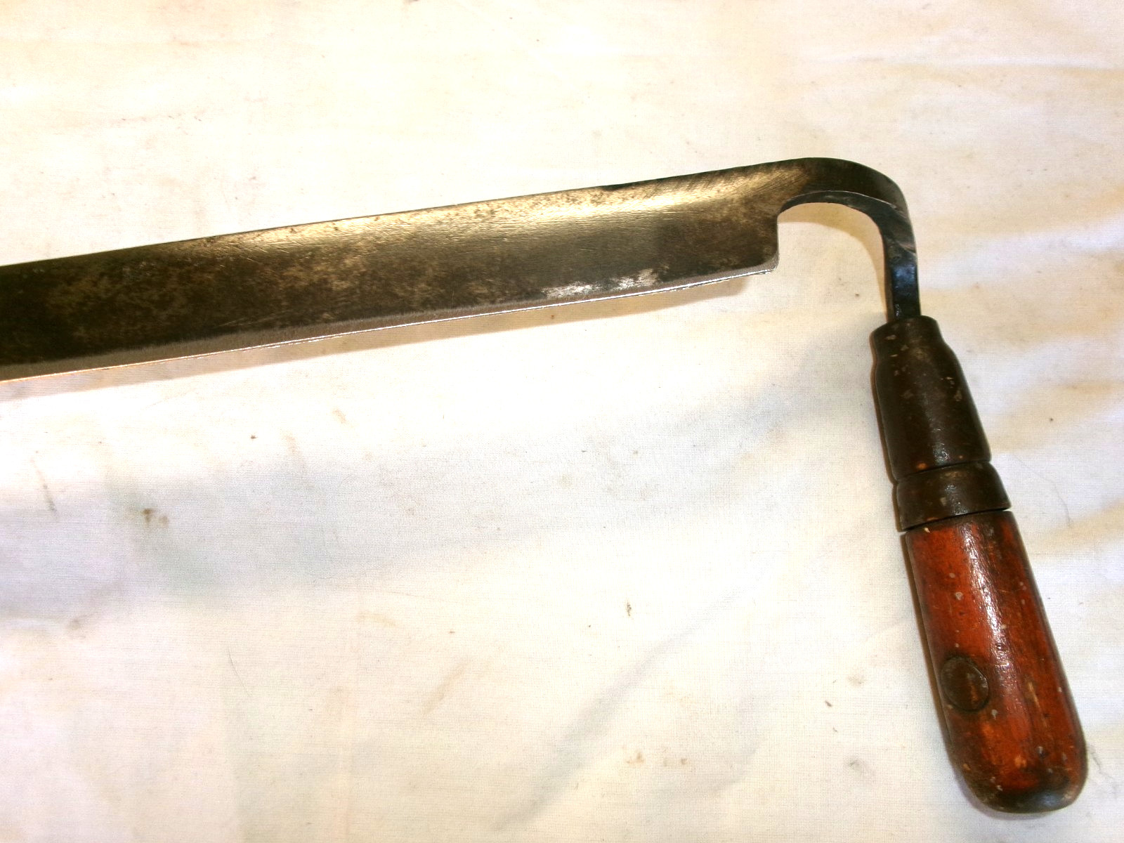 VINTAGE UNBRANDED RAISED HANDLE DRAW KNIFE – DRAW SHAVE – 9 1/2″ LONG BLADE