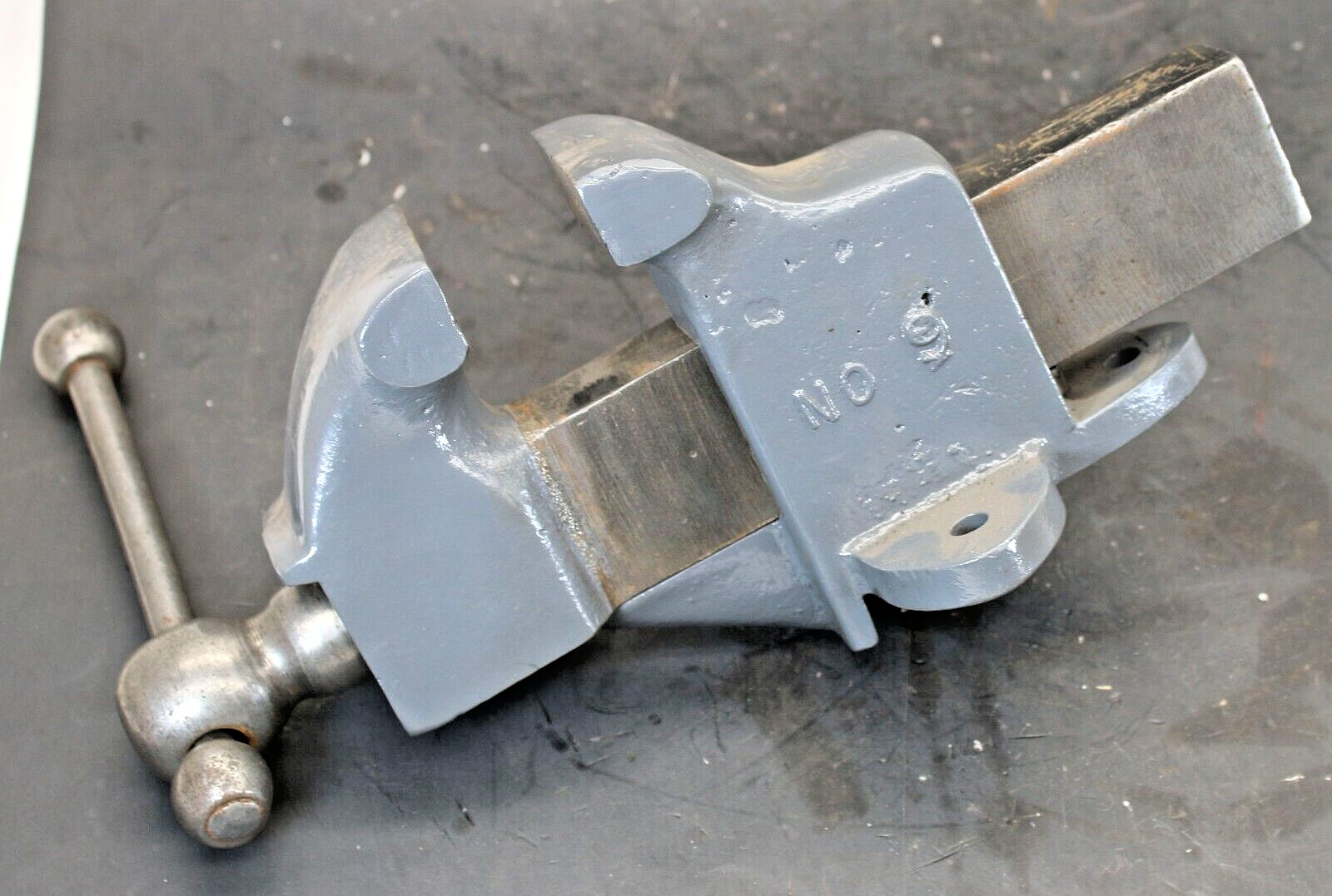 American Scale No 9 Bench Vise w/ 3″ Smooth Jaws Mechanic Vice