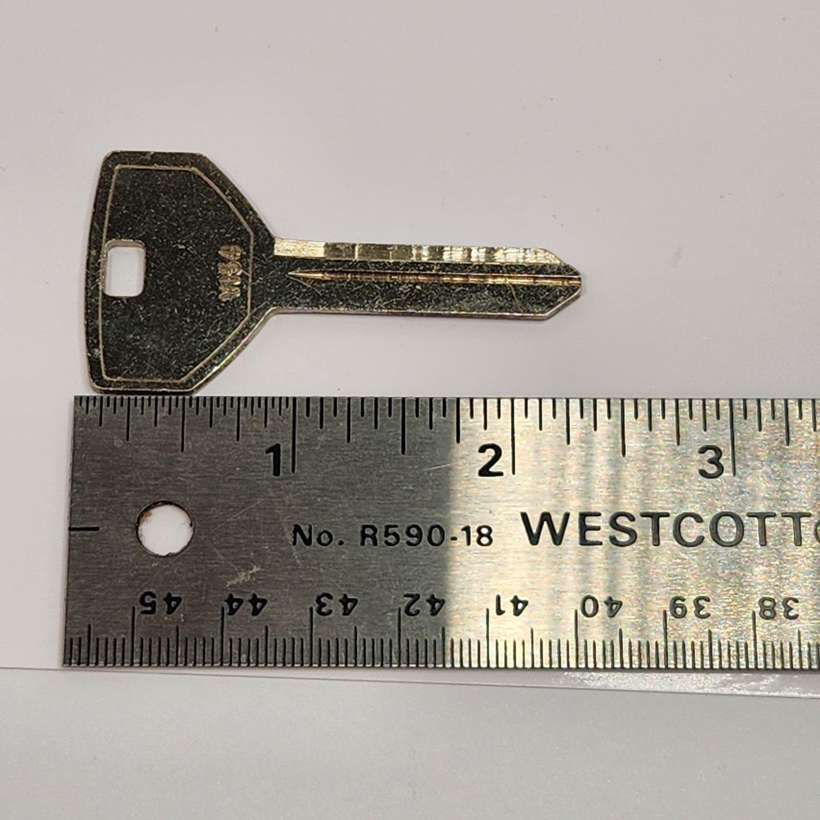 Vintage Blank Key Brass Gold YI54 Collectable