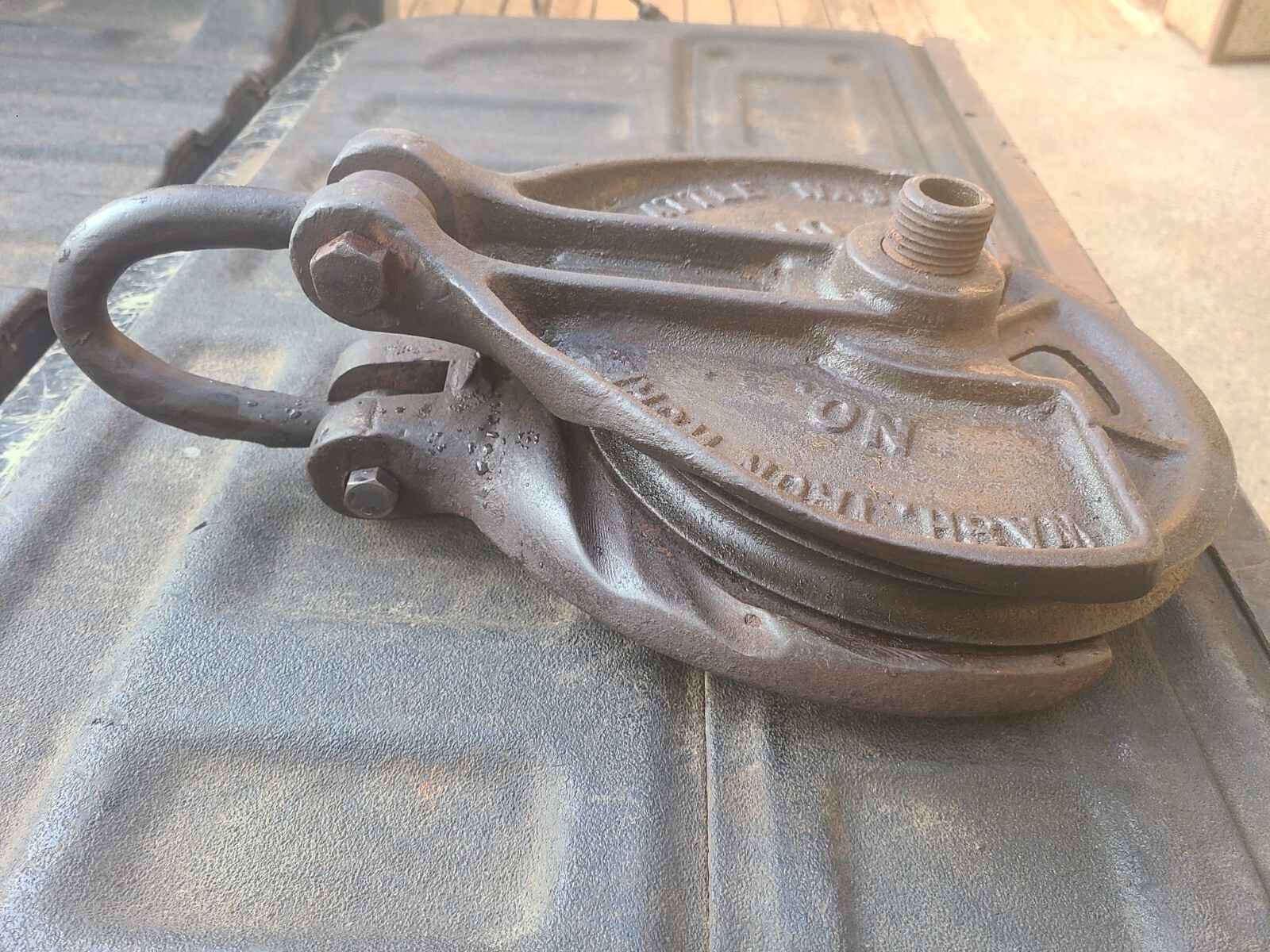 Antique Vintage Cast Iron Pulley Washington Iron Works no. 10