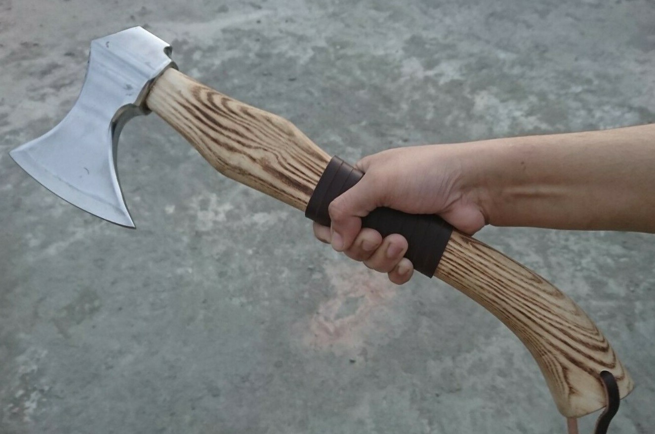 NEW STYLISH CUSTOM HANDMADE HIGH CARBON STEEL TOMAHAWK VIKING AXE WITH SHEATH