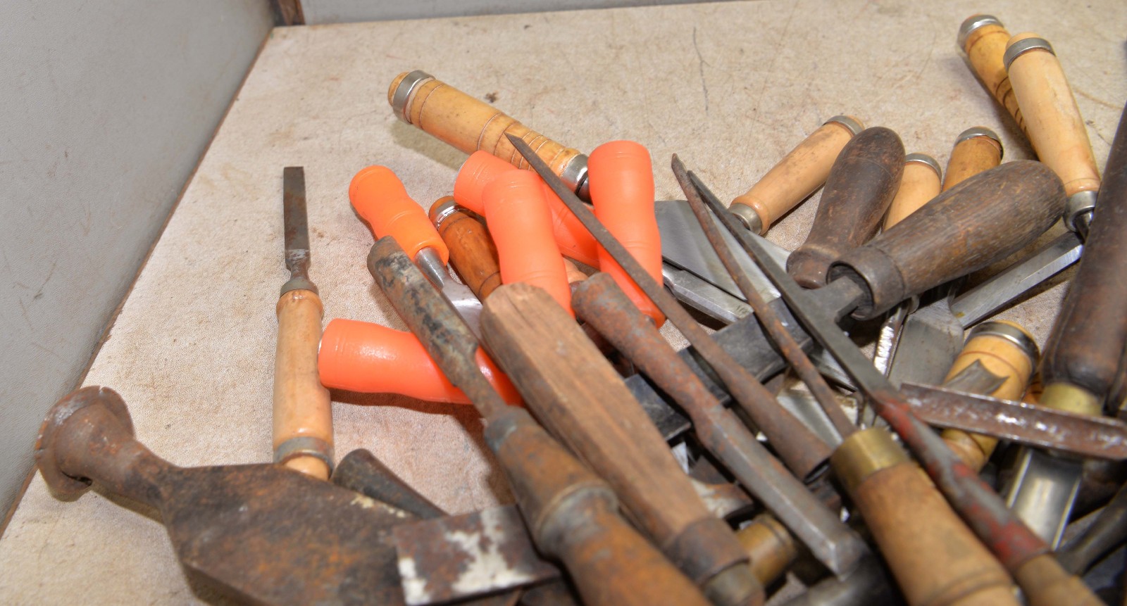 60 vintage wood carving chisels collectible woodworking huge tool lot W8