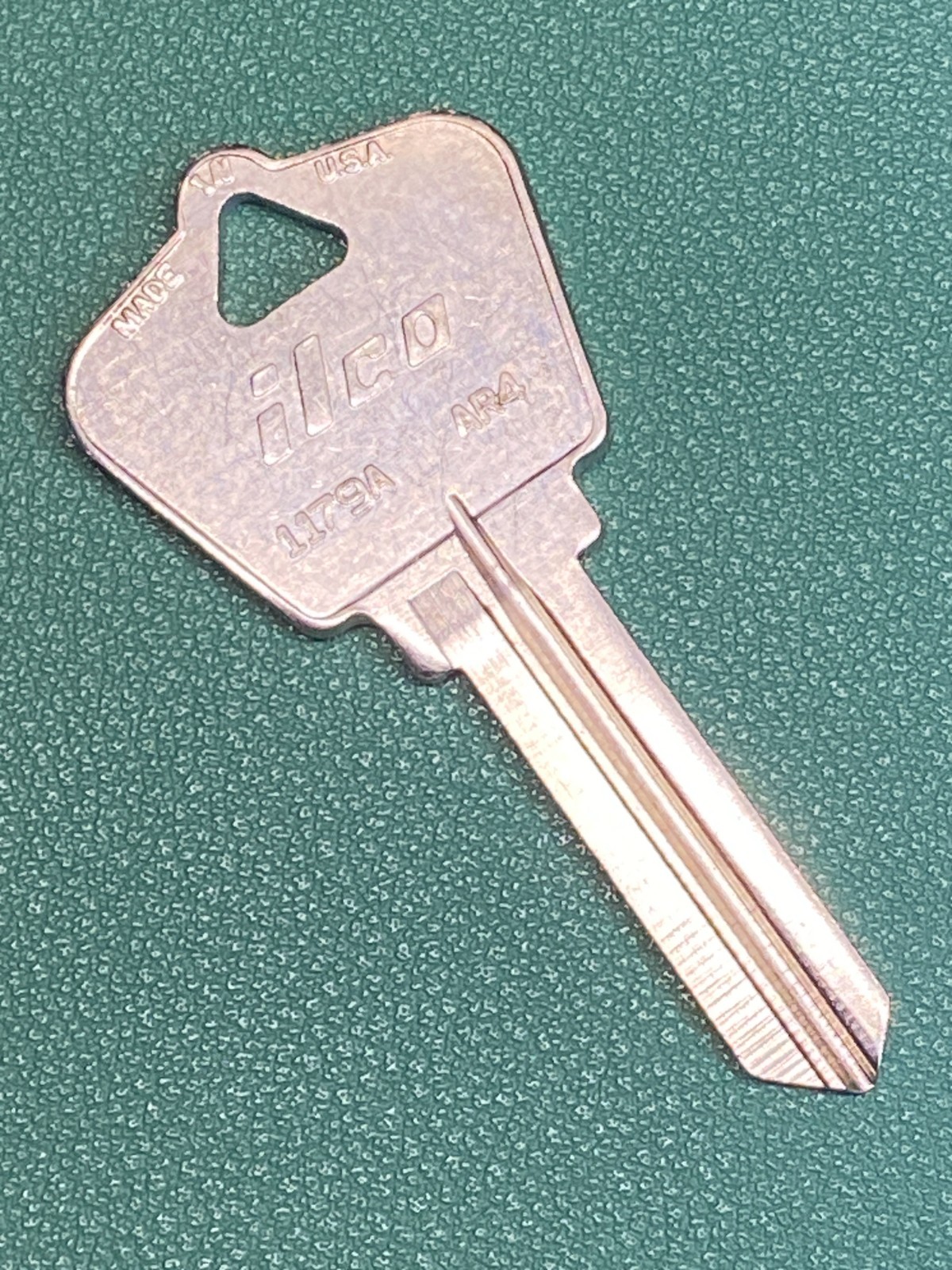 NOS ILCO AMERLOCK AR4 1179A BRASS KEY BLANK – BRAND NEW !