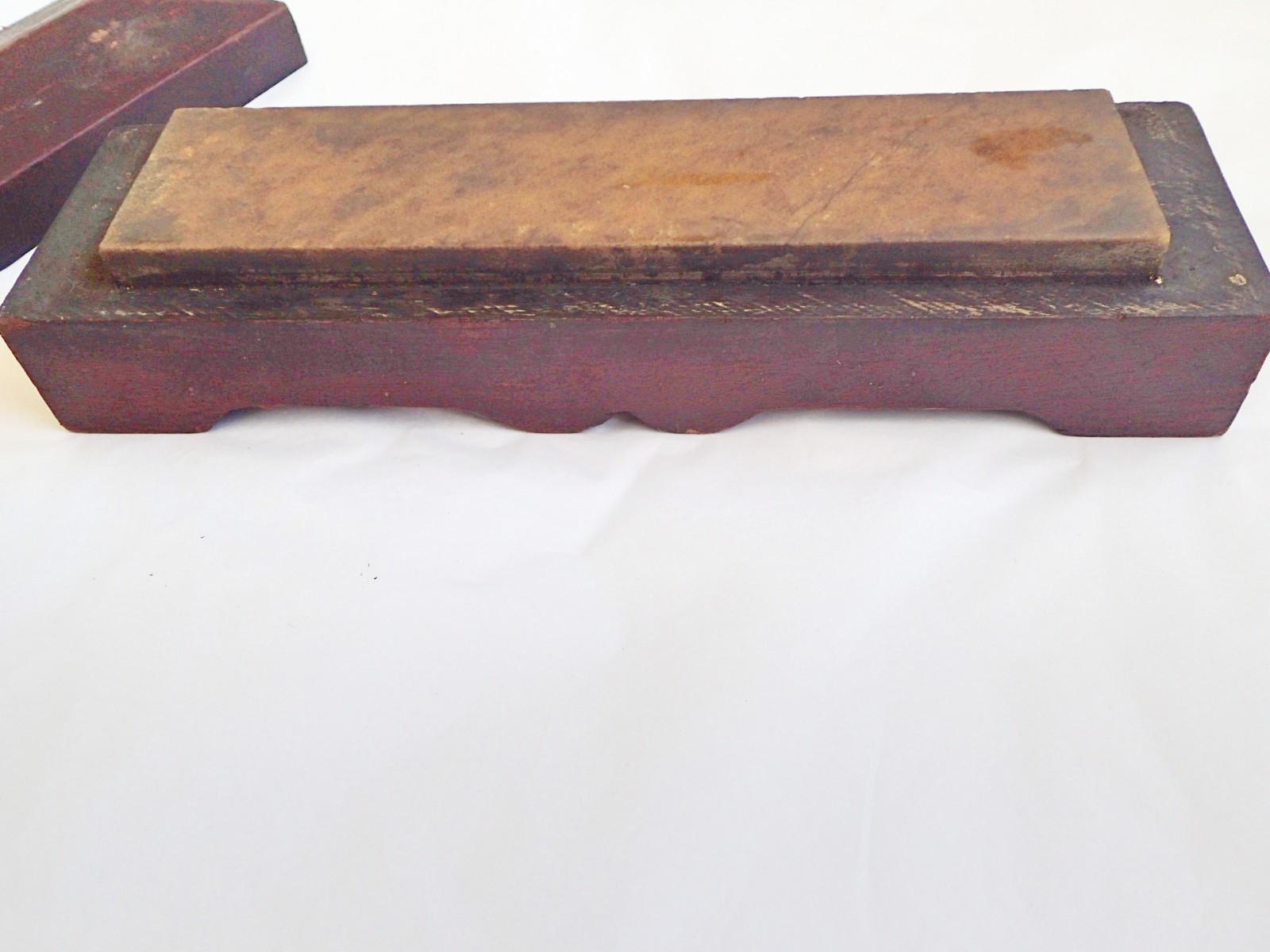Natural Sharpening Stone Oilstone in hardwood box – possibly Washita?