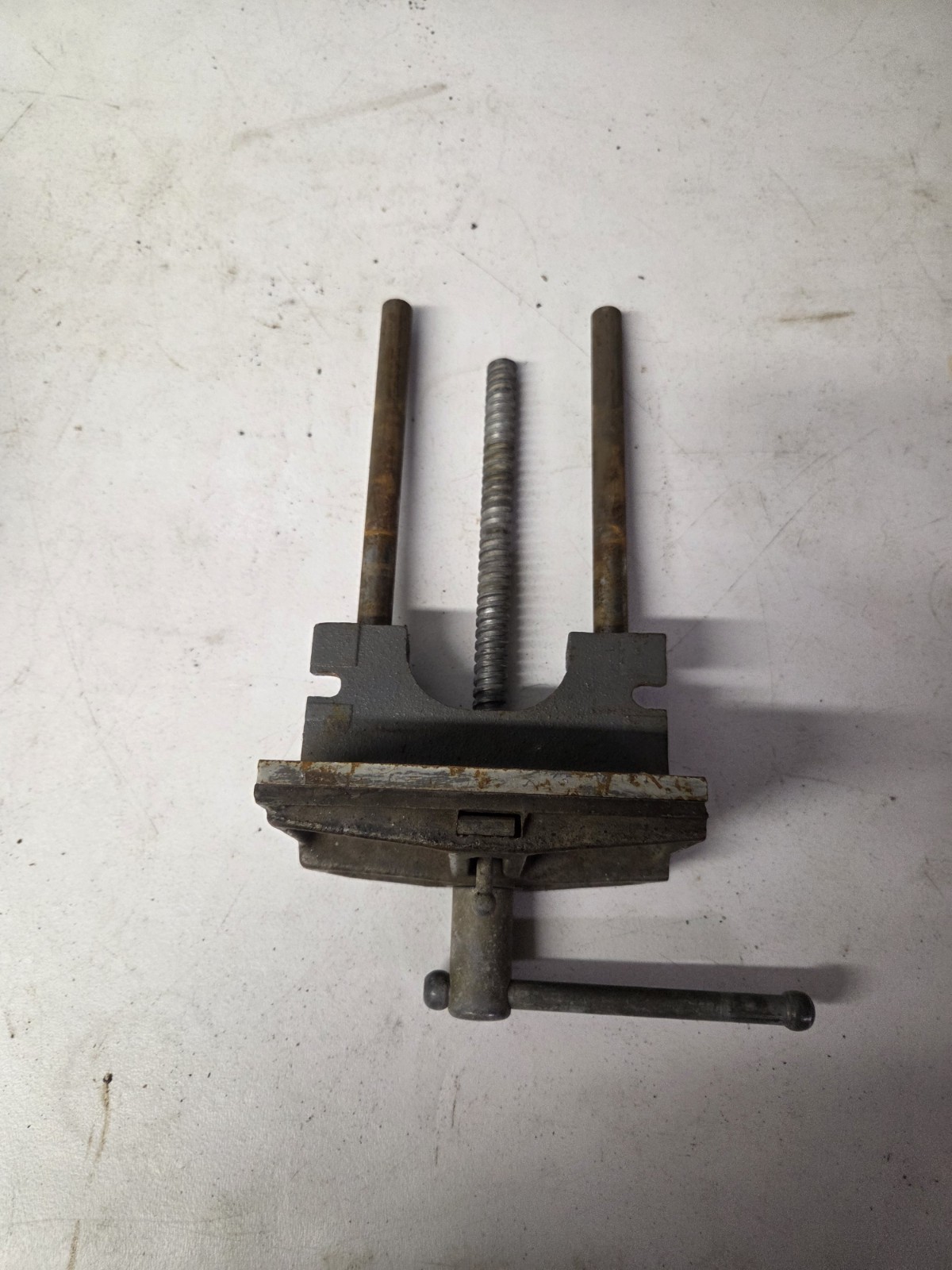 Vintage Columbian Woodworkers Under Bench Vise W/Pop-Up Dog 6CDM2 Made in USA 6″